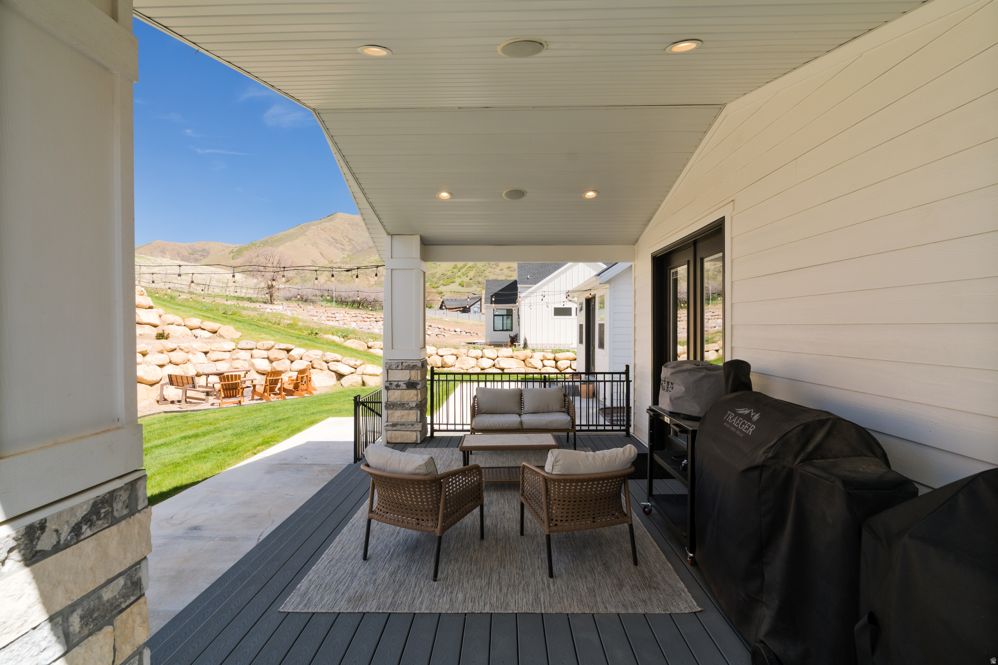 179 E TWIN HOLLOW DR #19