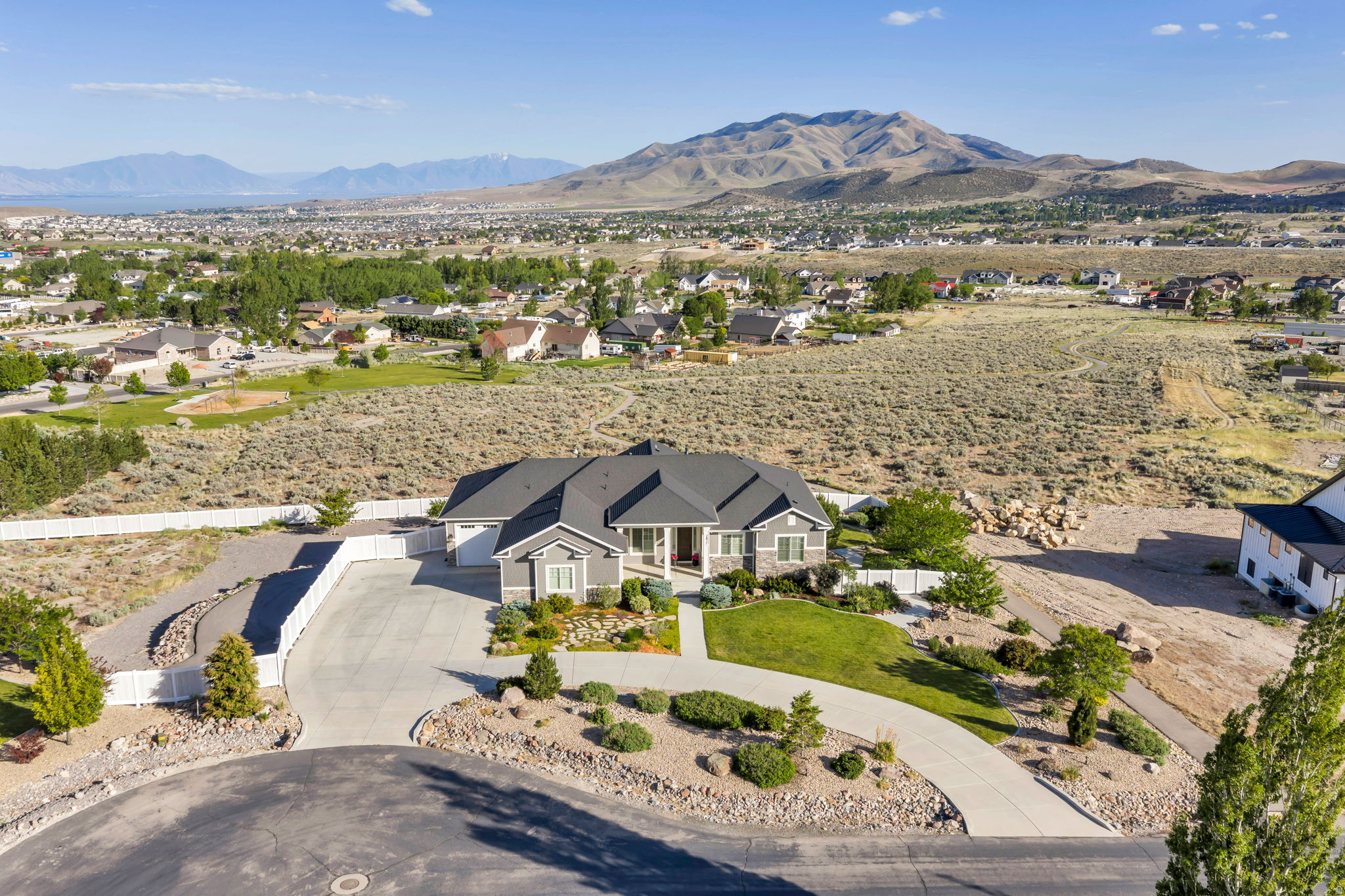 2872 E SORREL DR