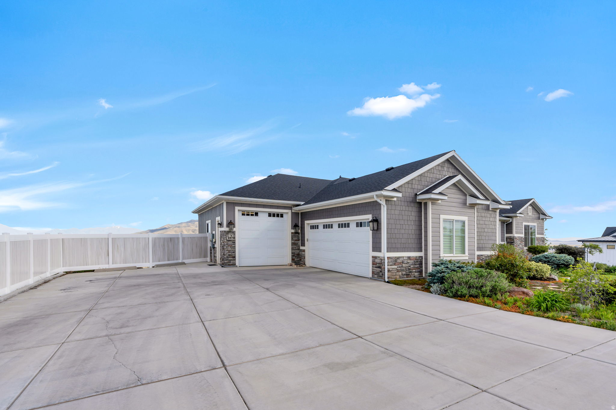 2872 E SORREL DR