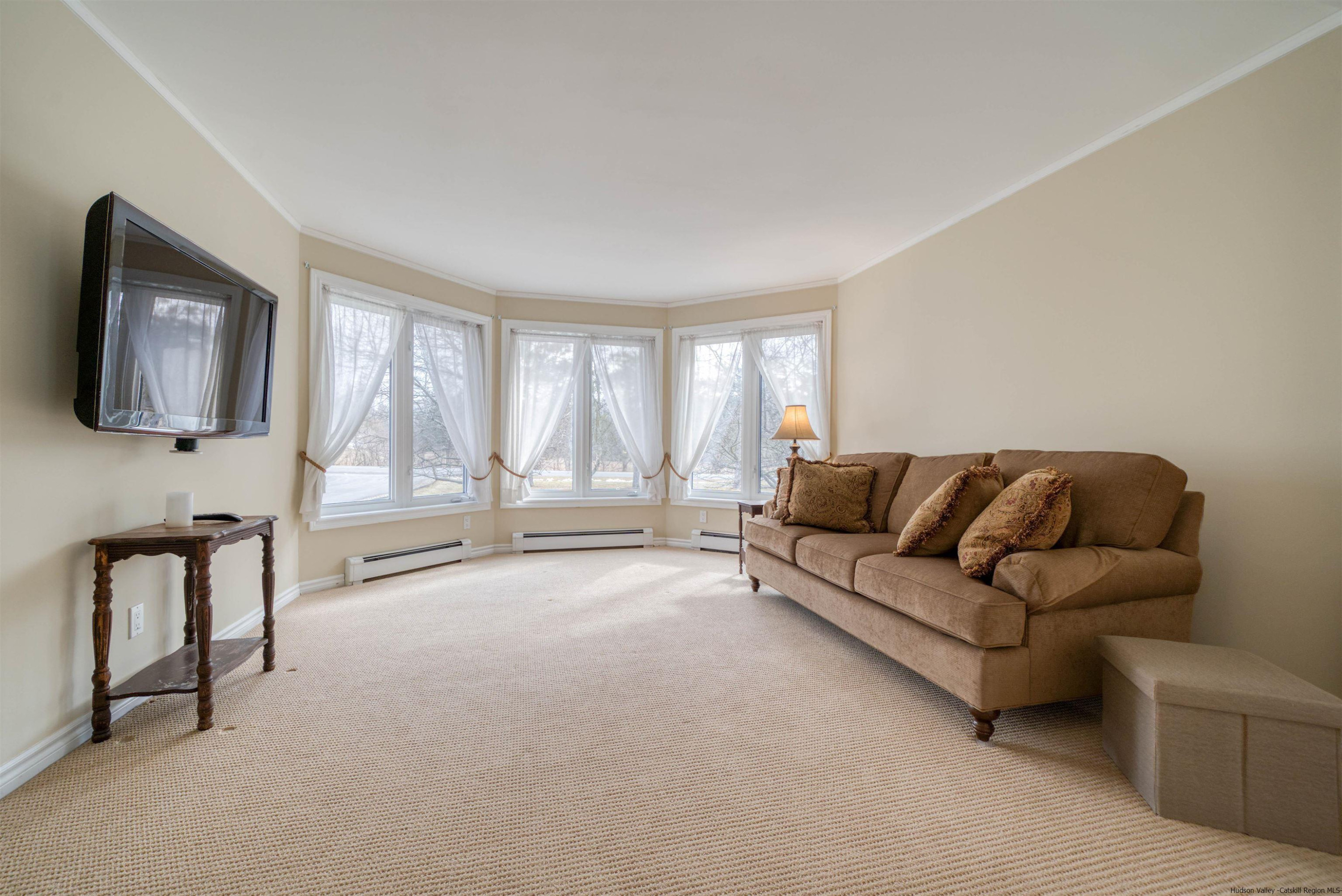 137 Schoolhouse Road