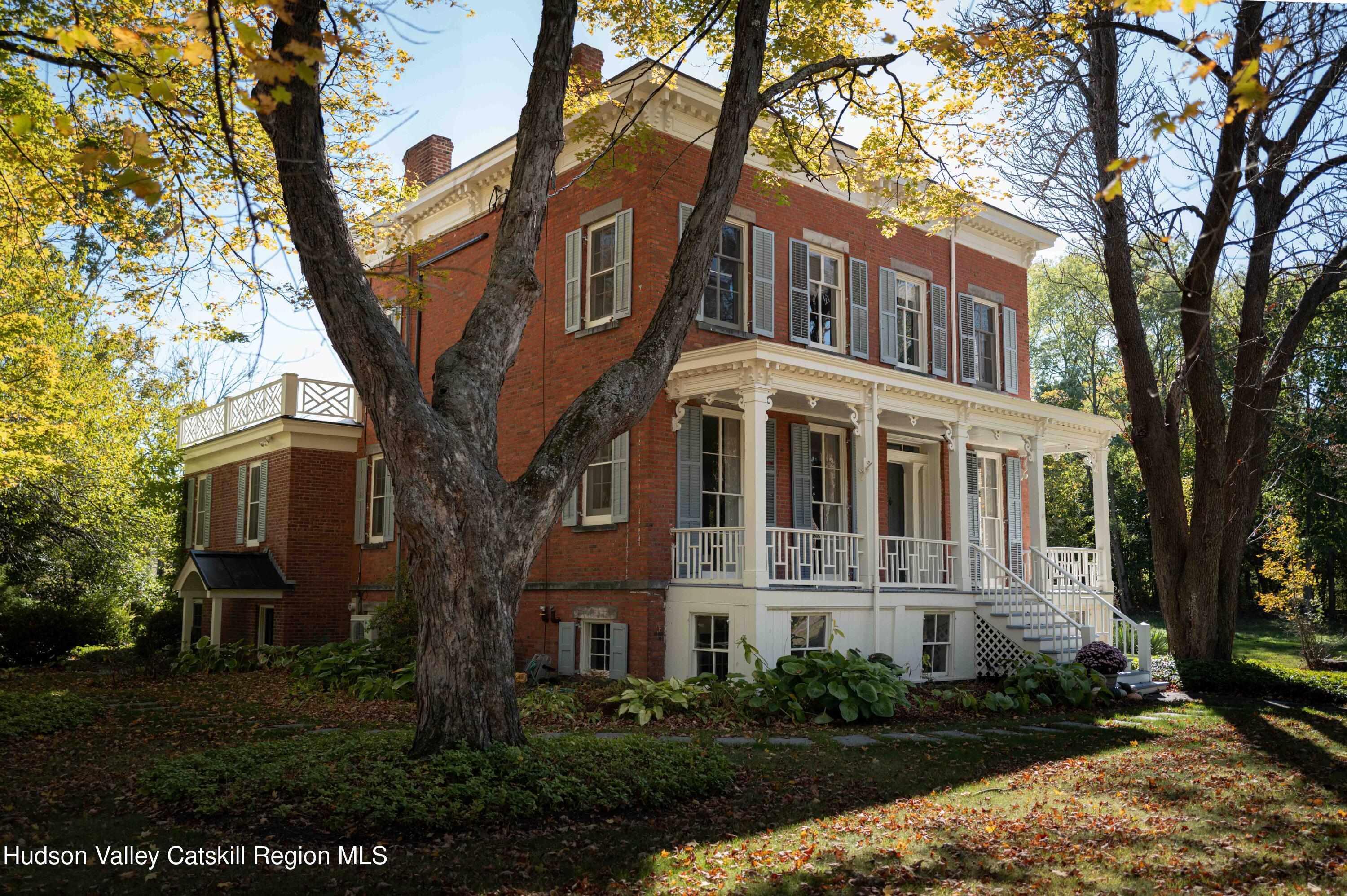 1281 Woods Road