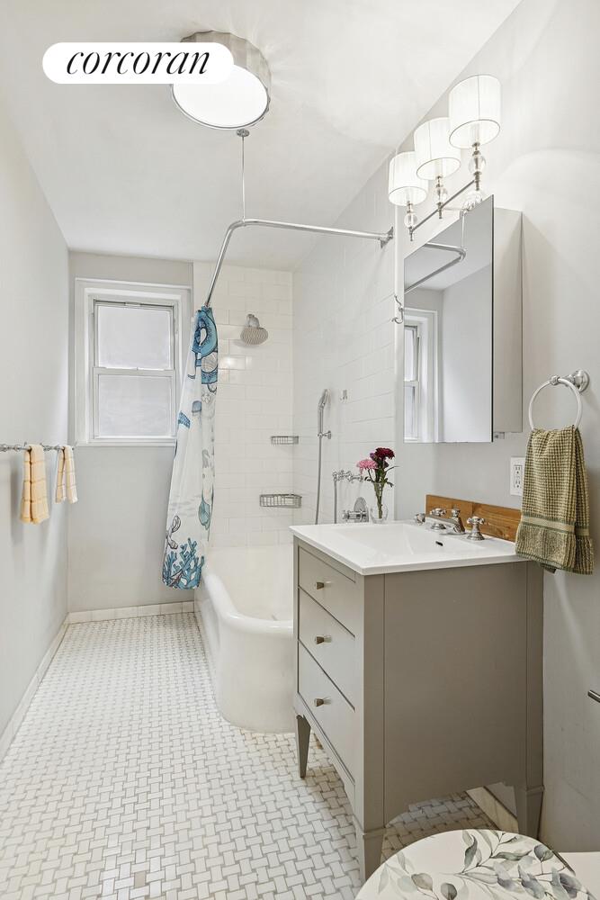 325 E 79TH Street 2D