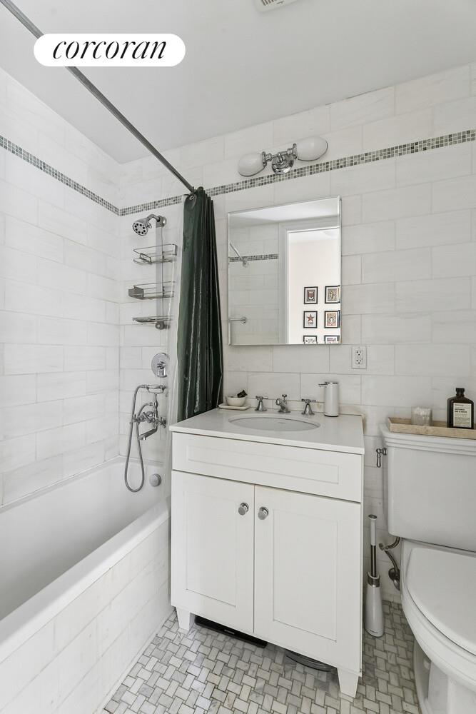 415 W 57TH Street 3D