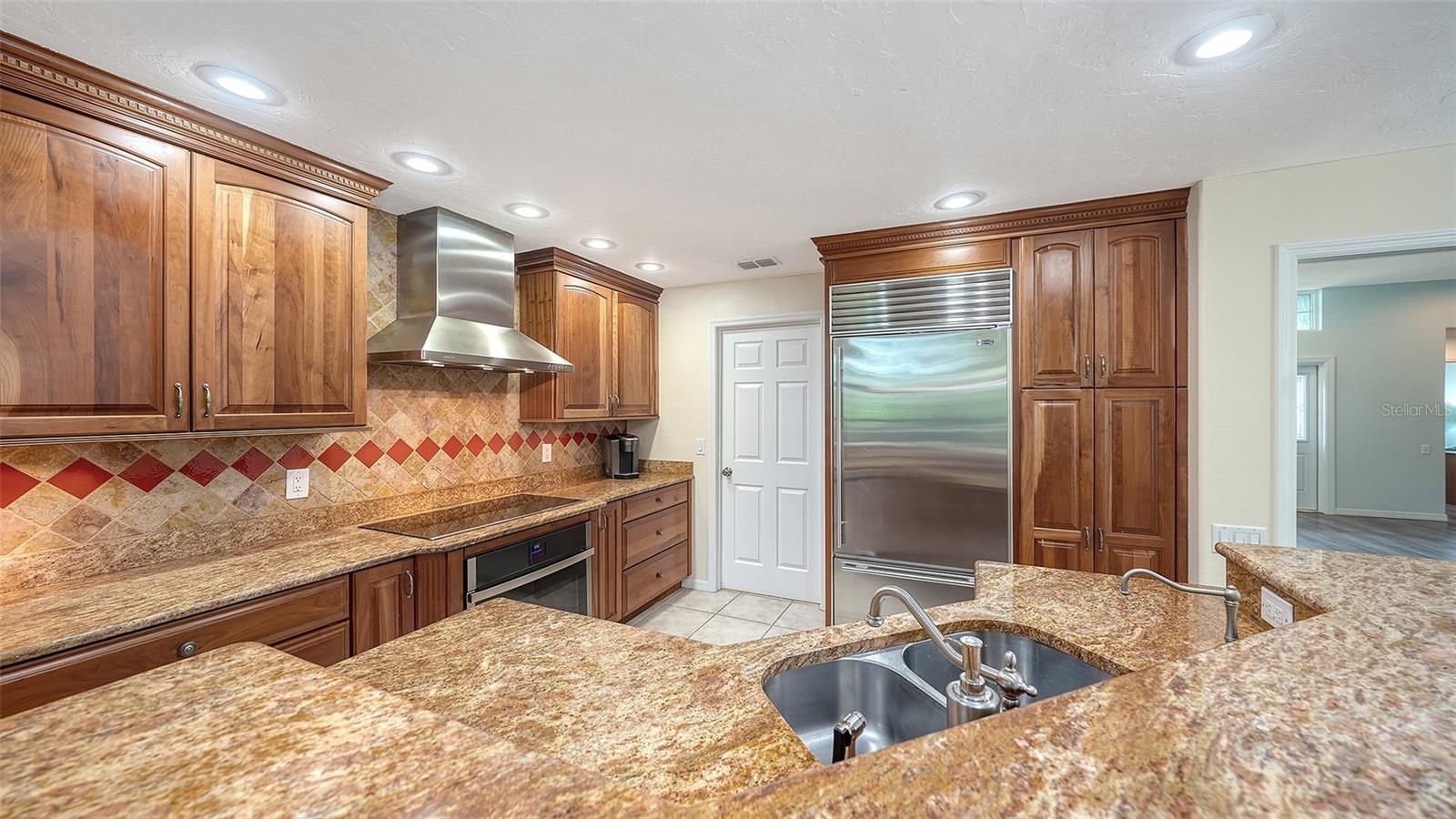 4391 MAPLEWOOD LN