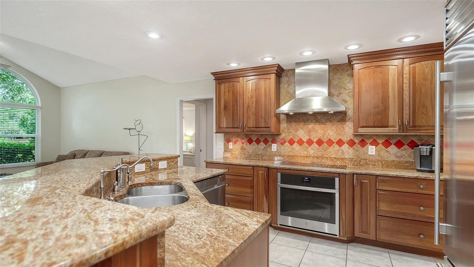 4391 MAPLEWOOD LN