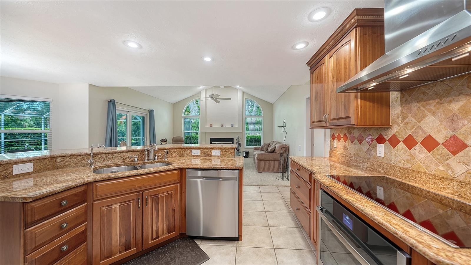 4391 MAPLEWOOD LN