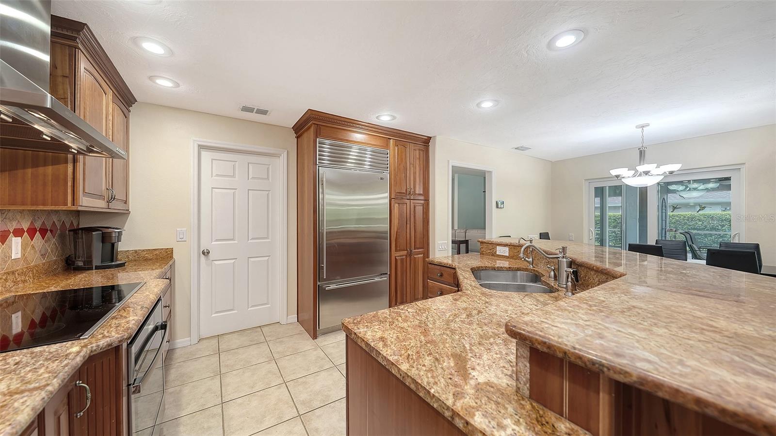 4391 MAPLEWOOD LN