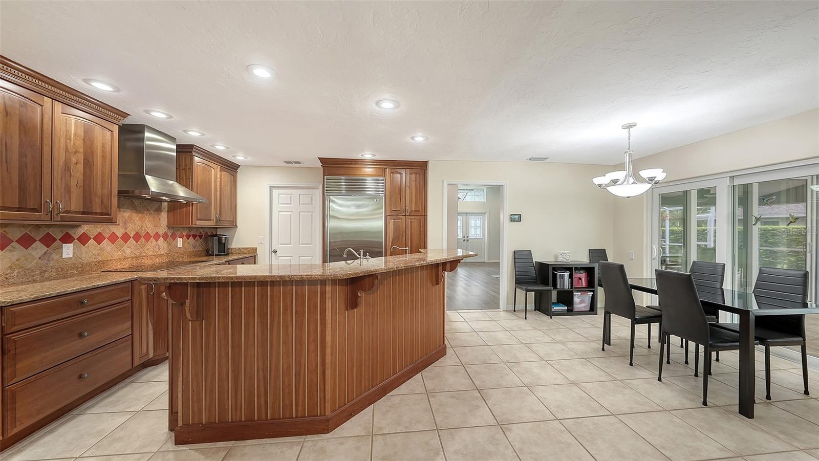 4391 MAPLEWOOD LN
