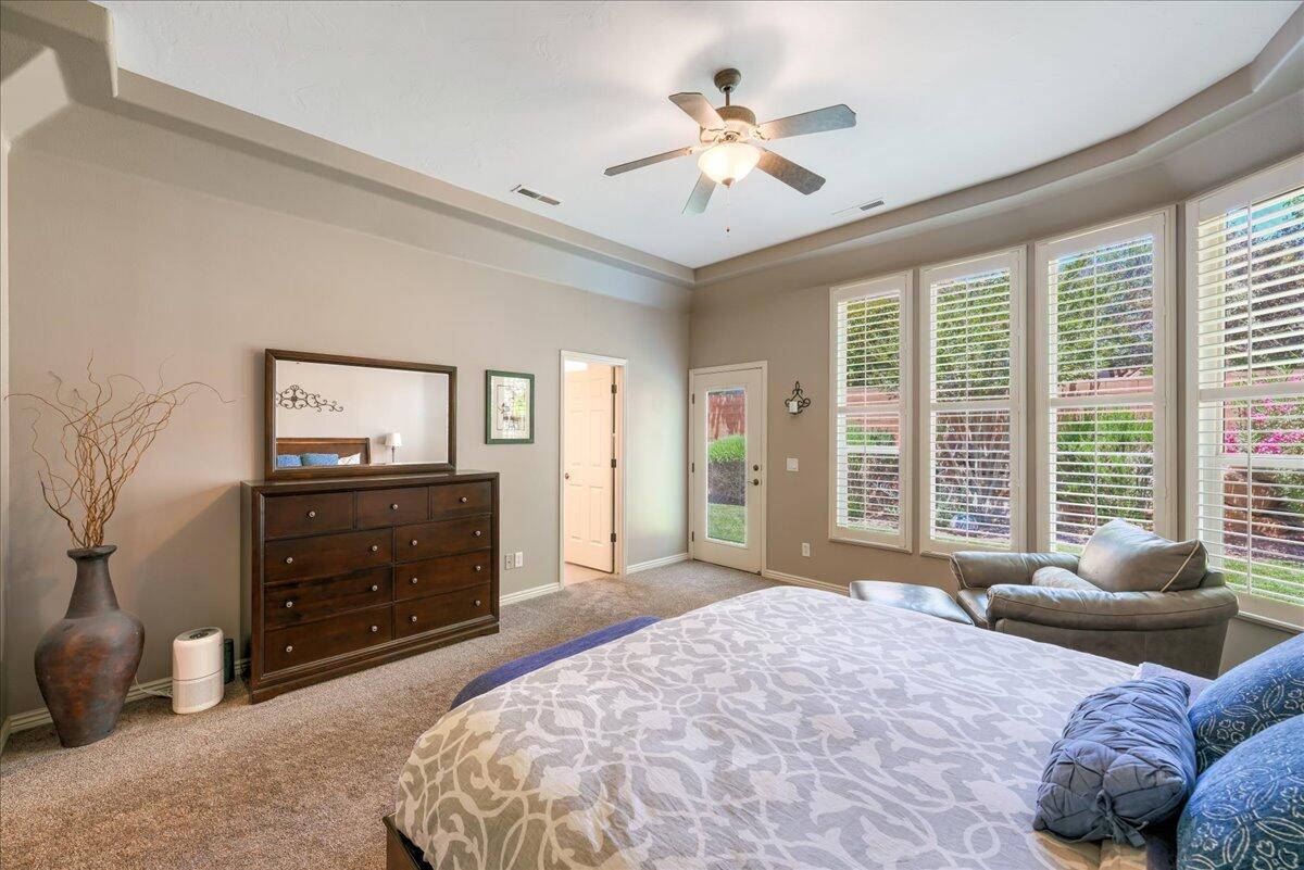 1676 N Sonoran DR