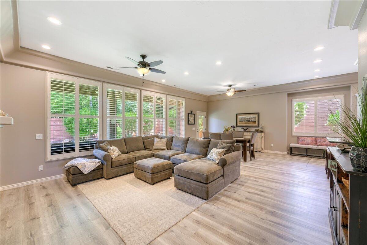 1676 N Sonoran DR