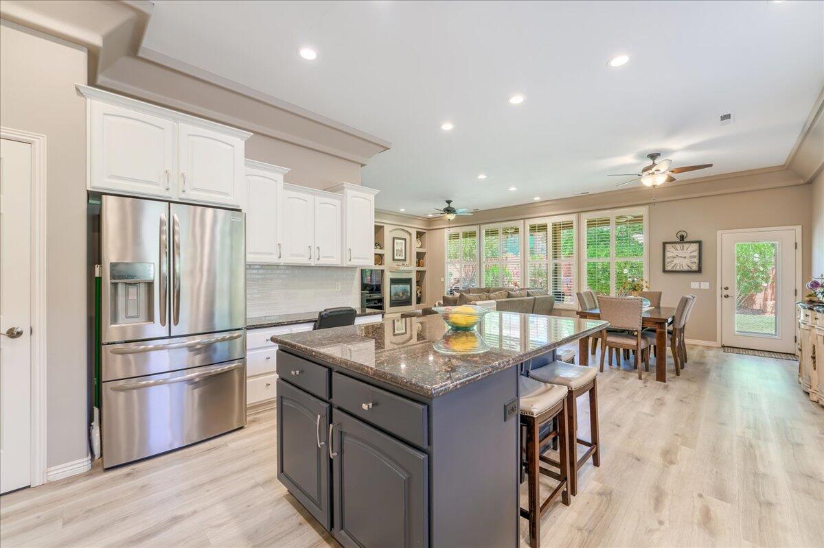 1676 N Sonoran DR