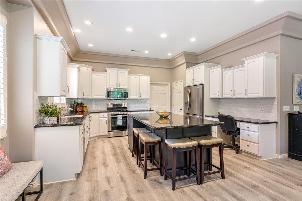 1676 N Sonoran DR