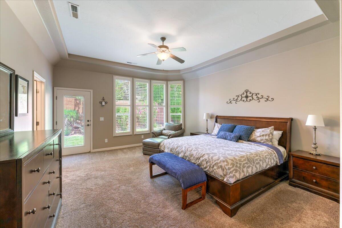 1676 N Sonoran DR