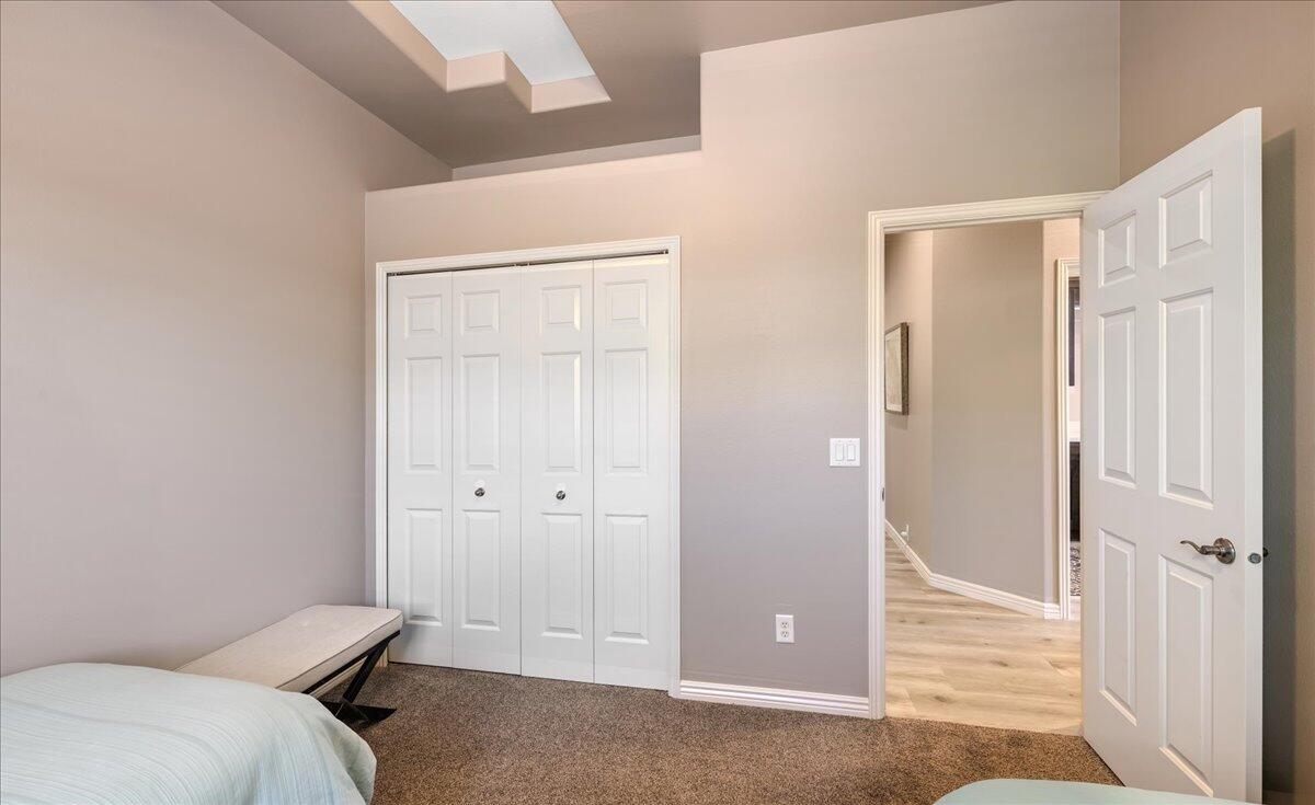 1676 N Sonoran DR