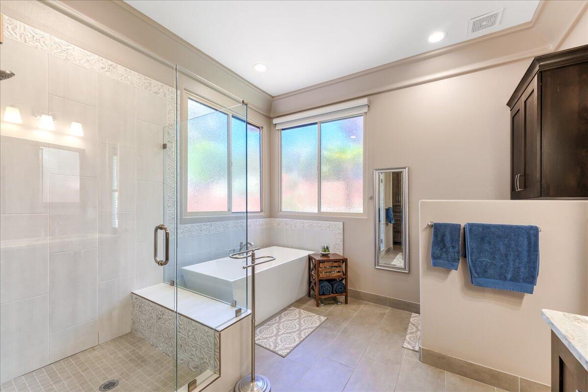 1676 N Sonoran DR