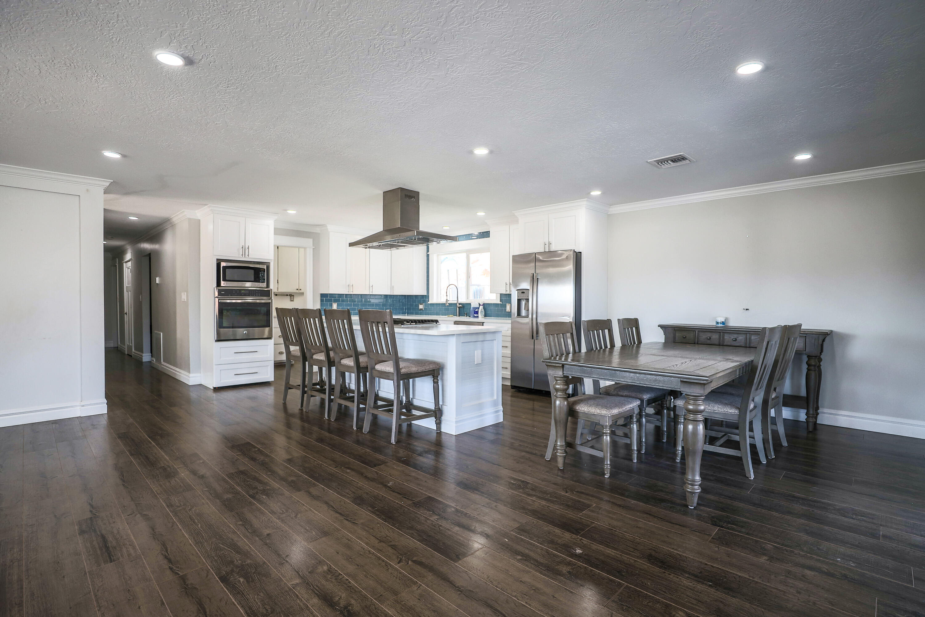 422 W BUCKEYE REEF RD