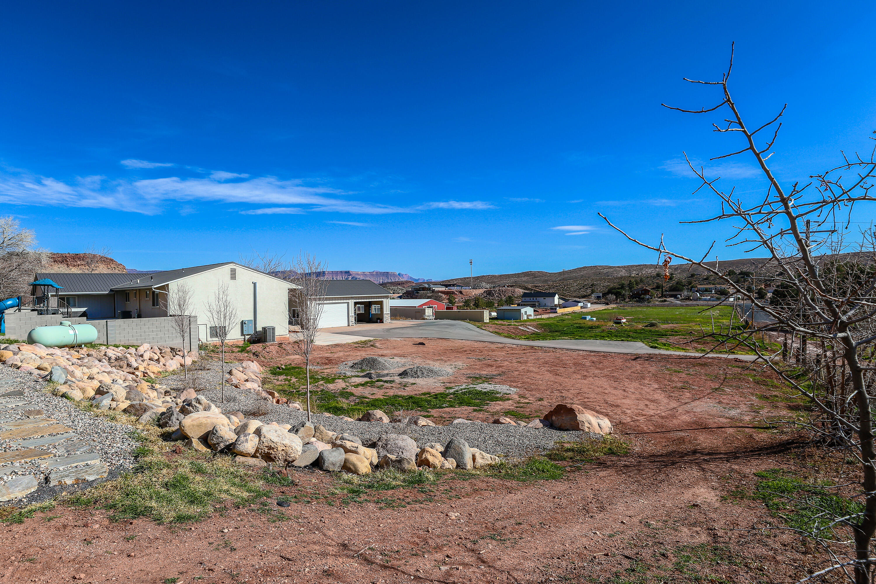 422 W BUCKEYE REEF RD