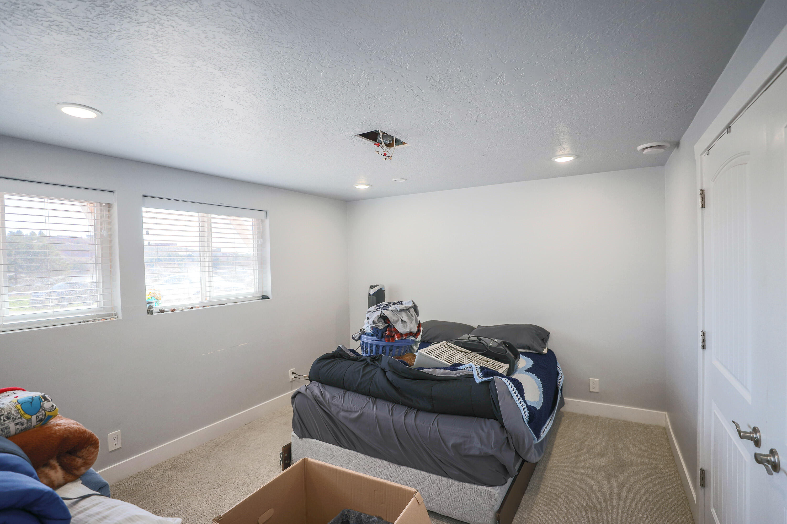 422 W BUCKEYE REEF RD