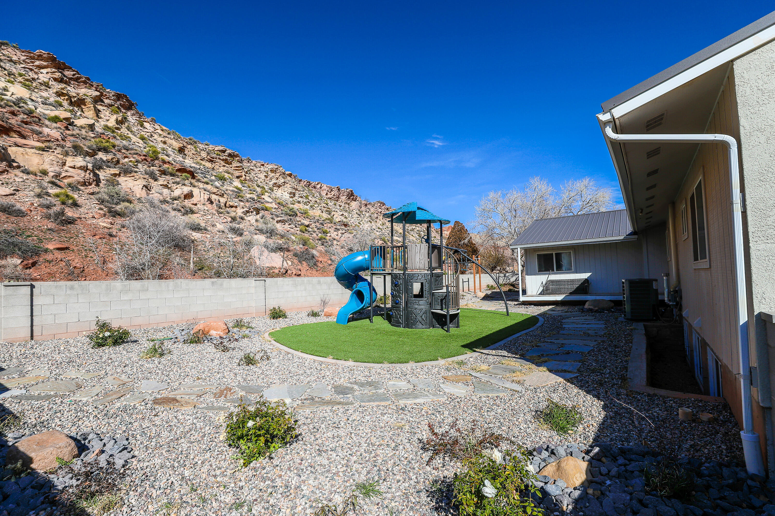 422 W BUCKEYE REEF RD
