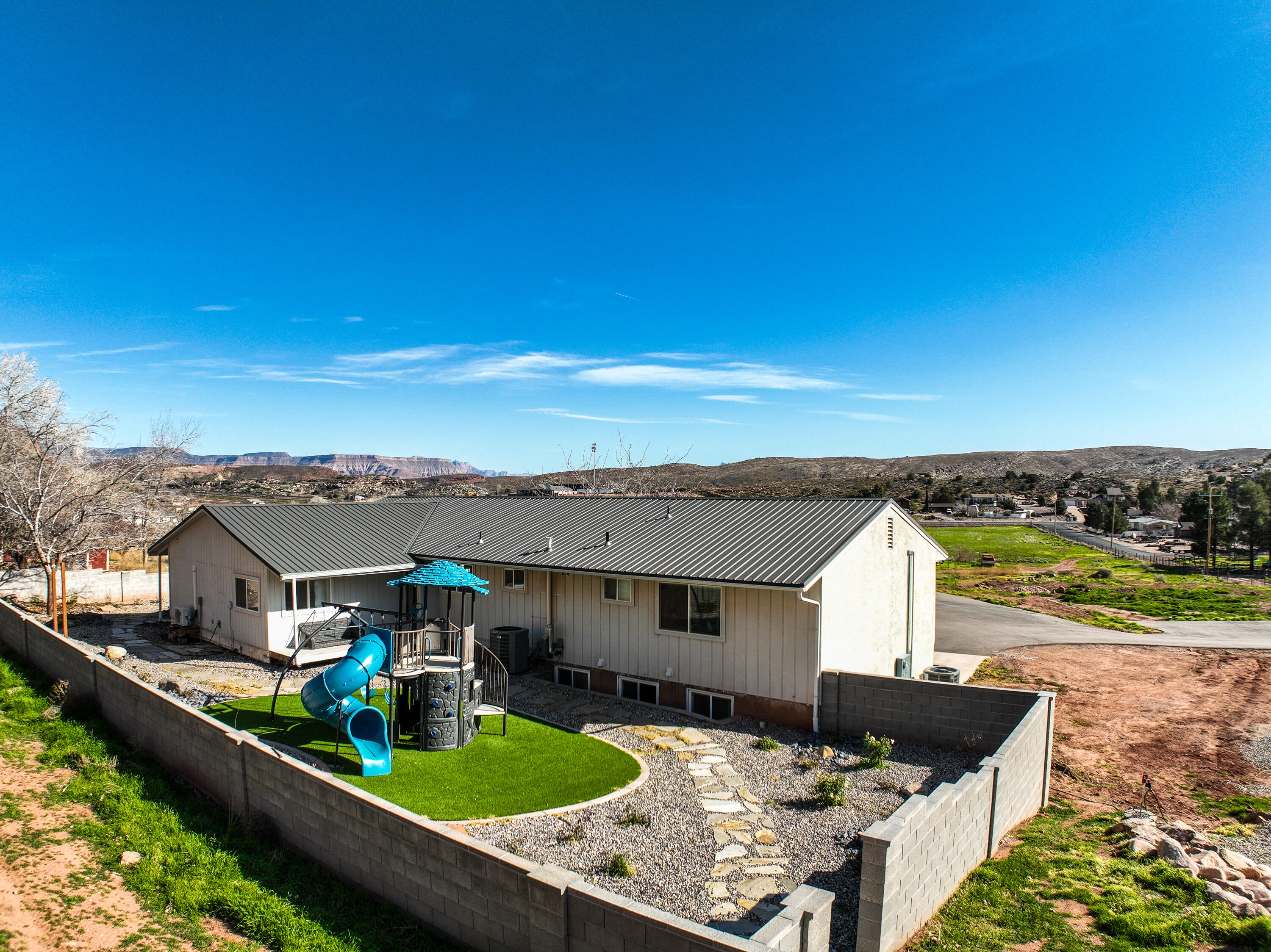 422 W BUCKEYE REEF RD