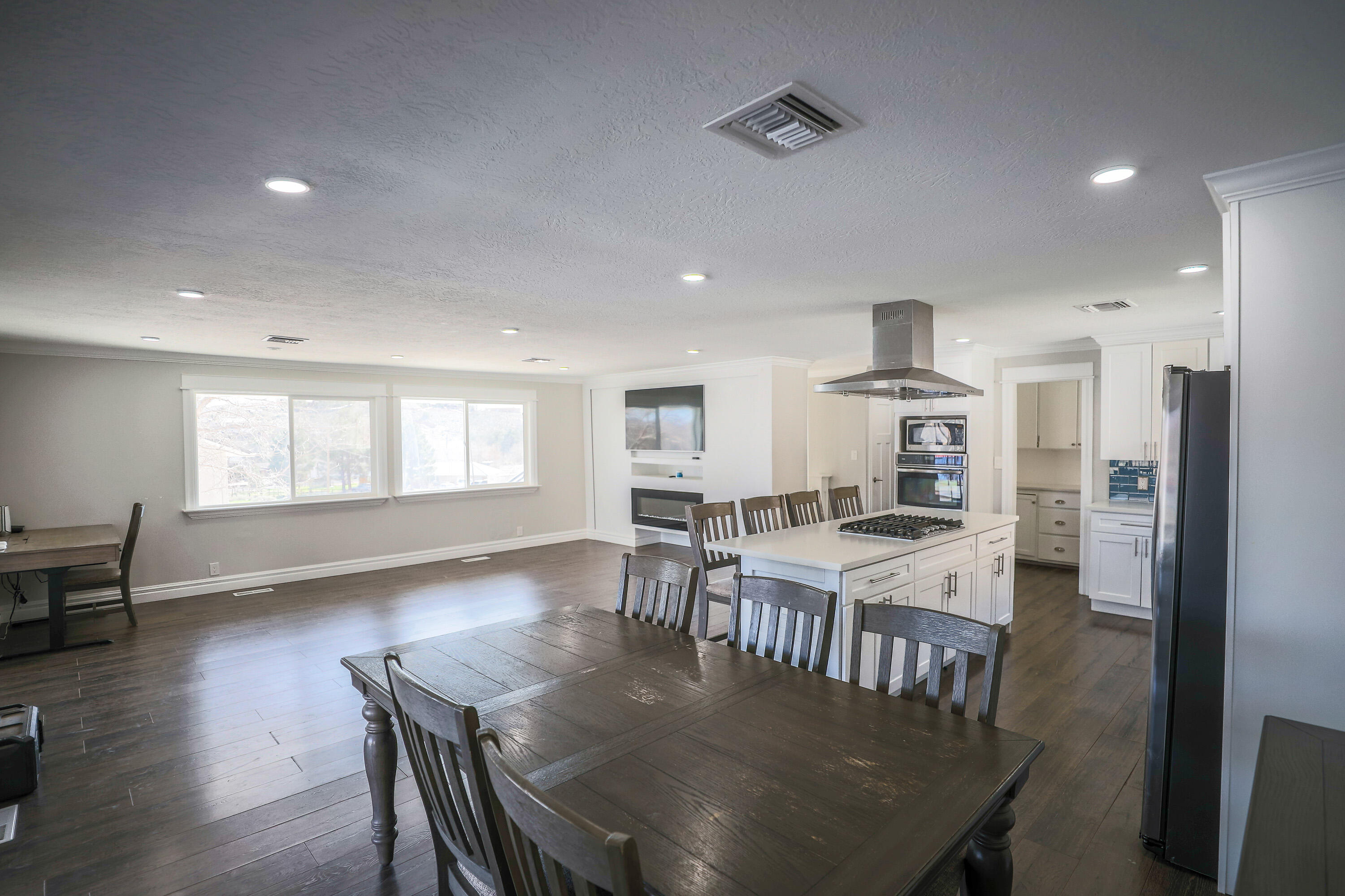 422 W BUCKEYE REEF RD