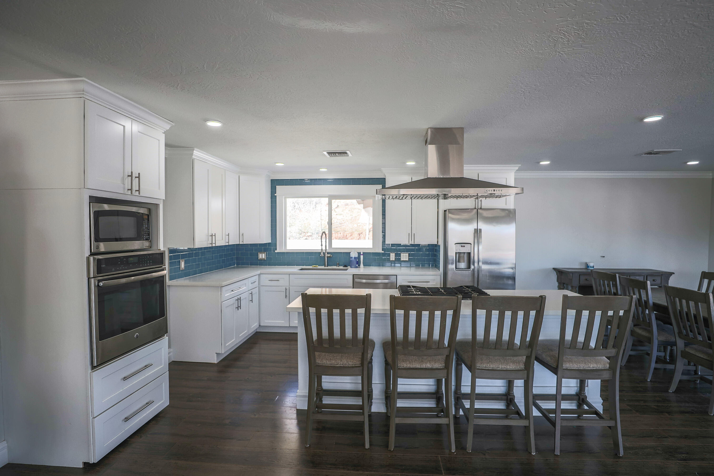 422 W BUCKEYE REEF RD