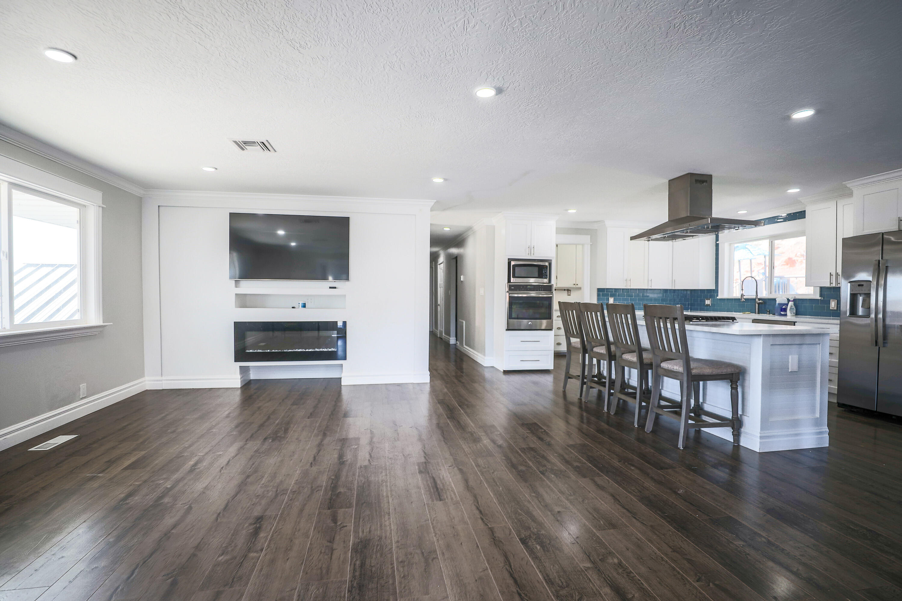 422 W BUCKEYE REEF RD