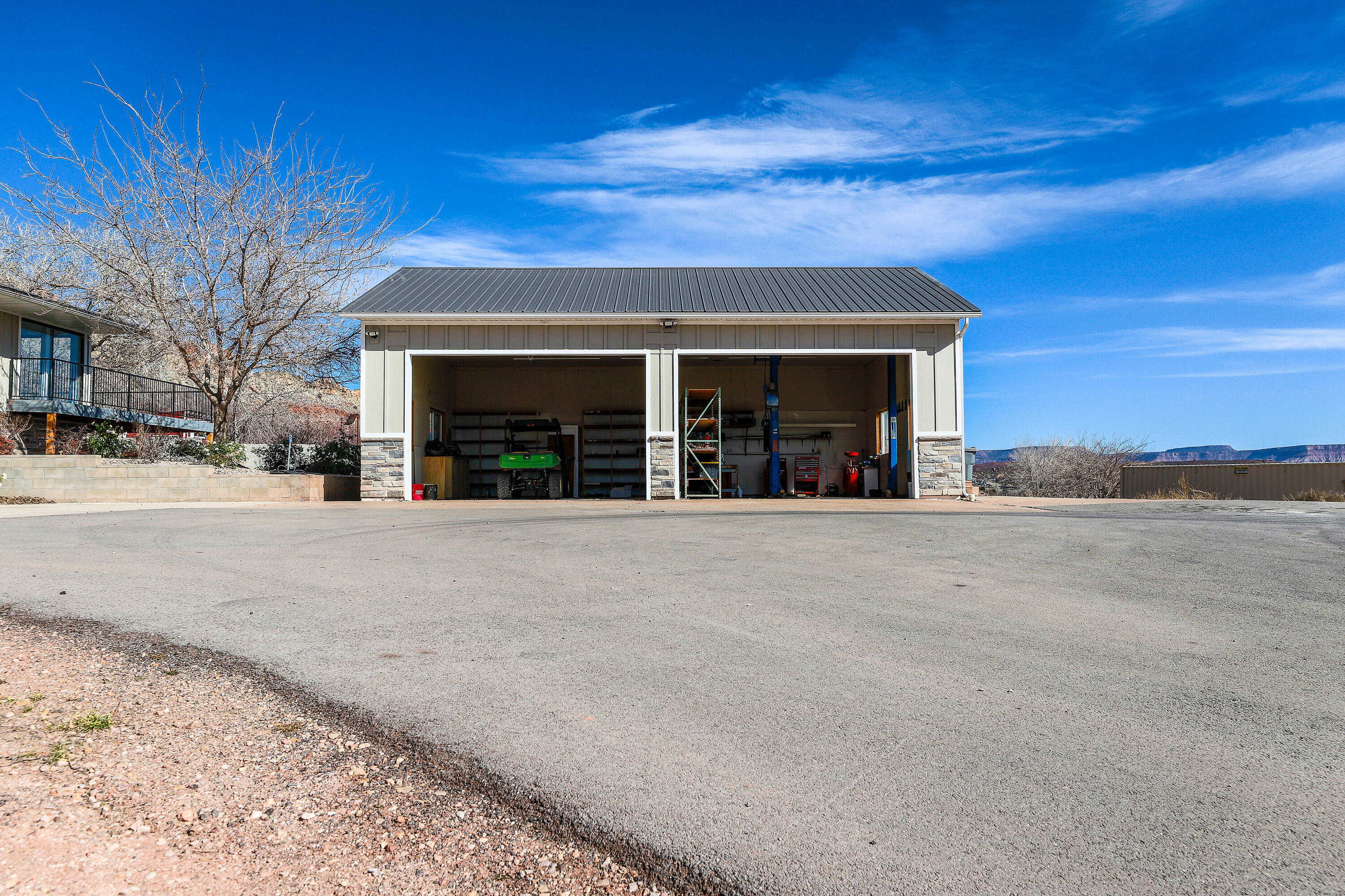 422 W BUCKEYE REEF RD