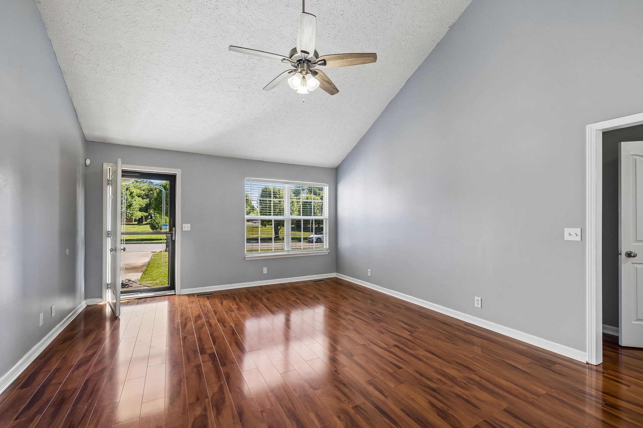 1328 Peachtree St