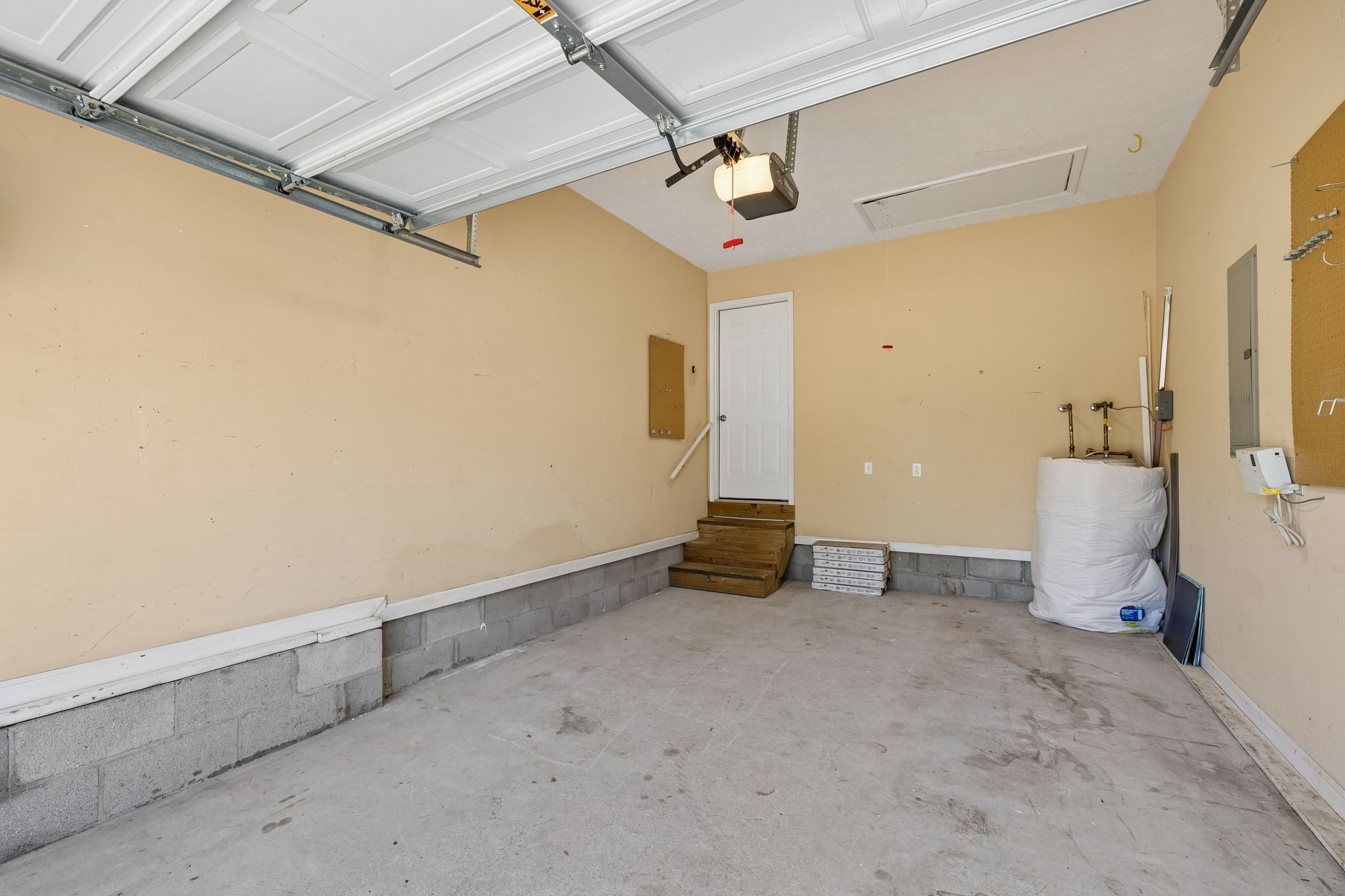 1328 Peachtree St