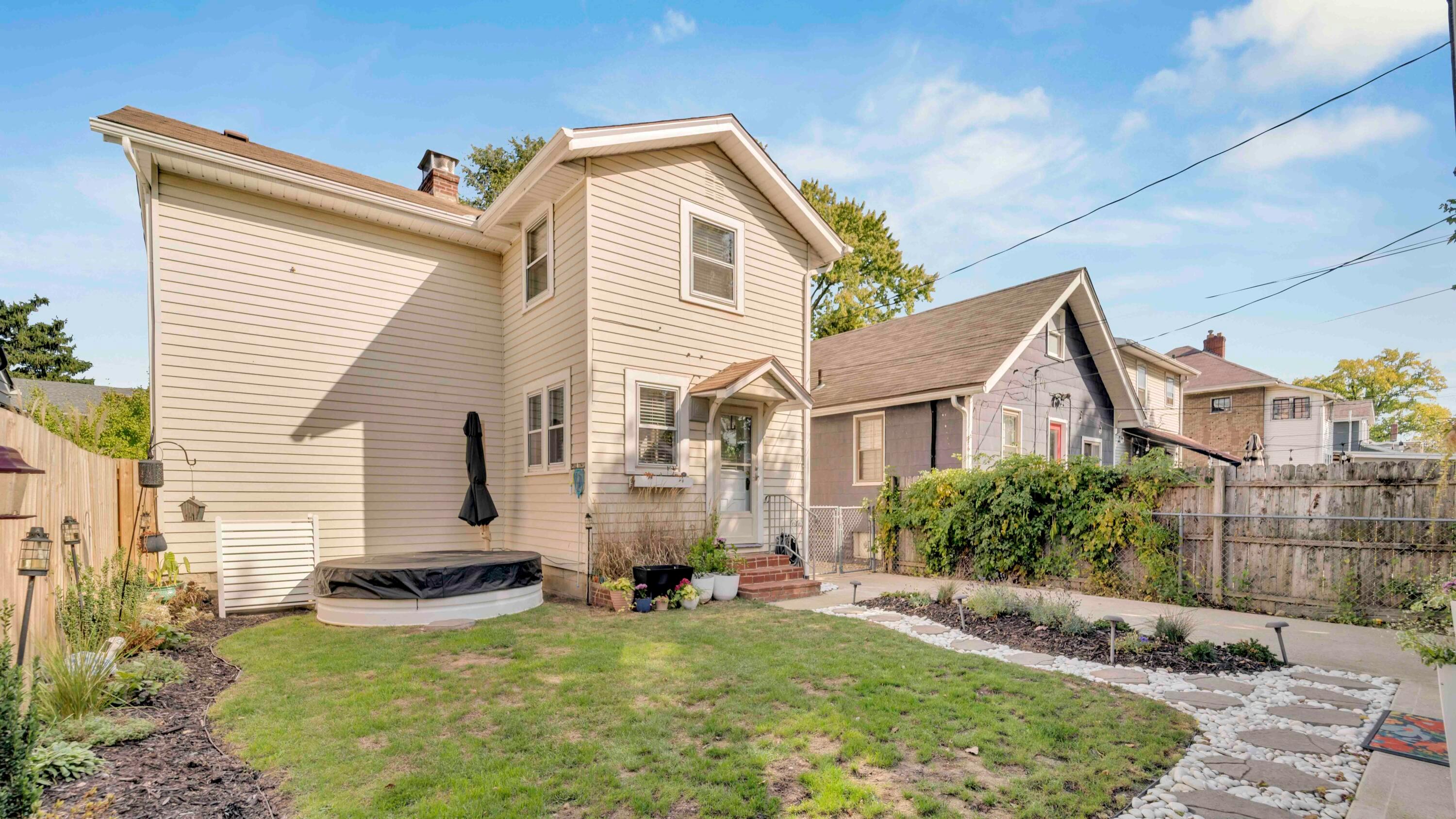 301 E Markison Avenue