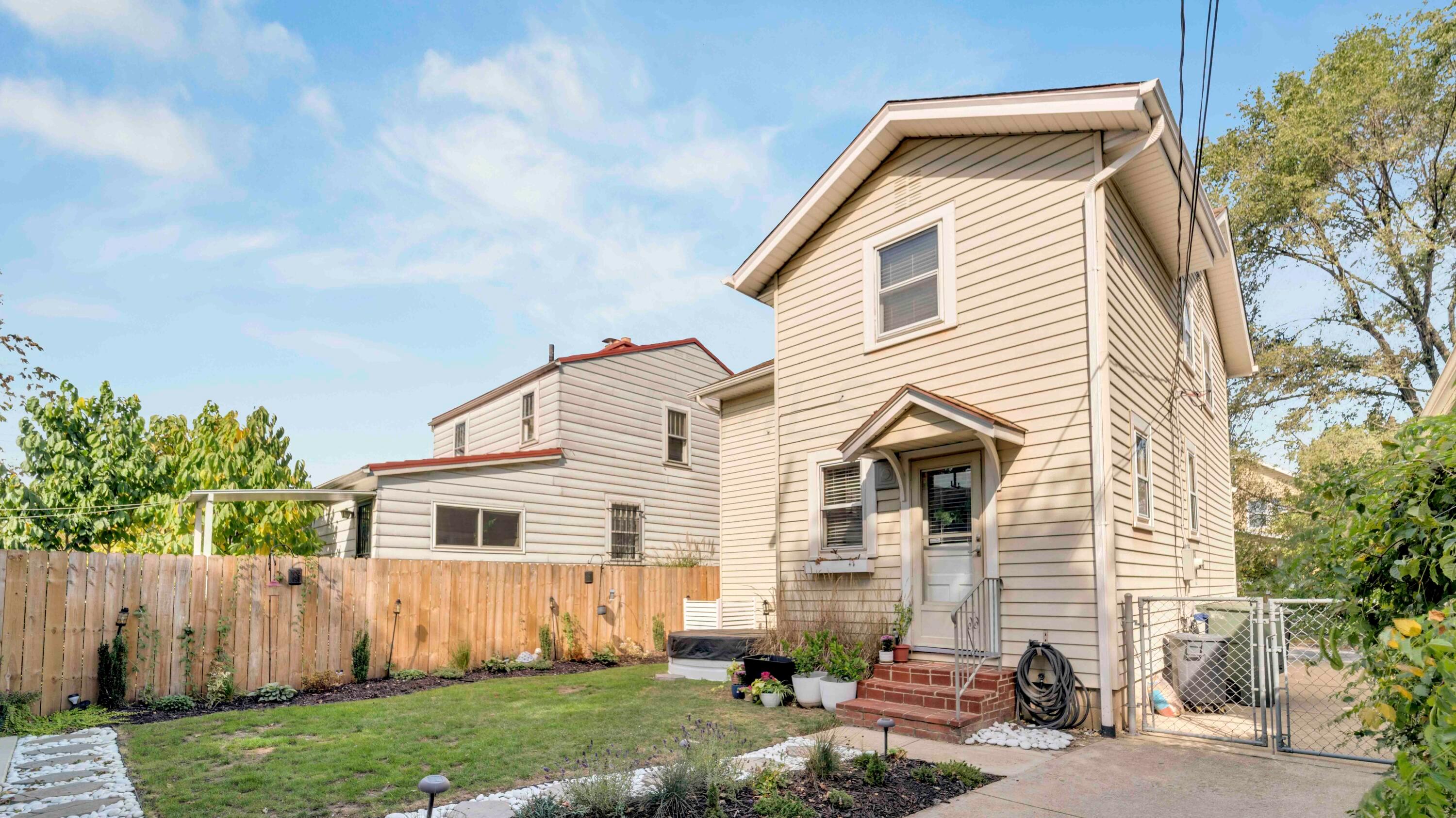301 E Markison Avenue