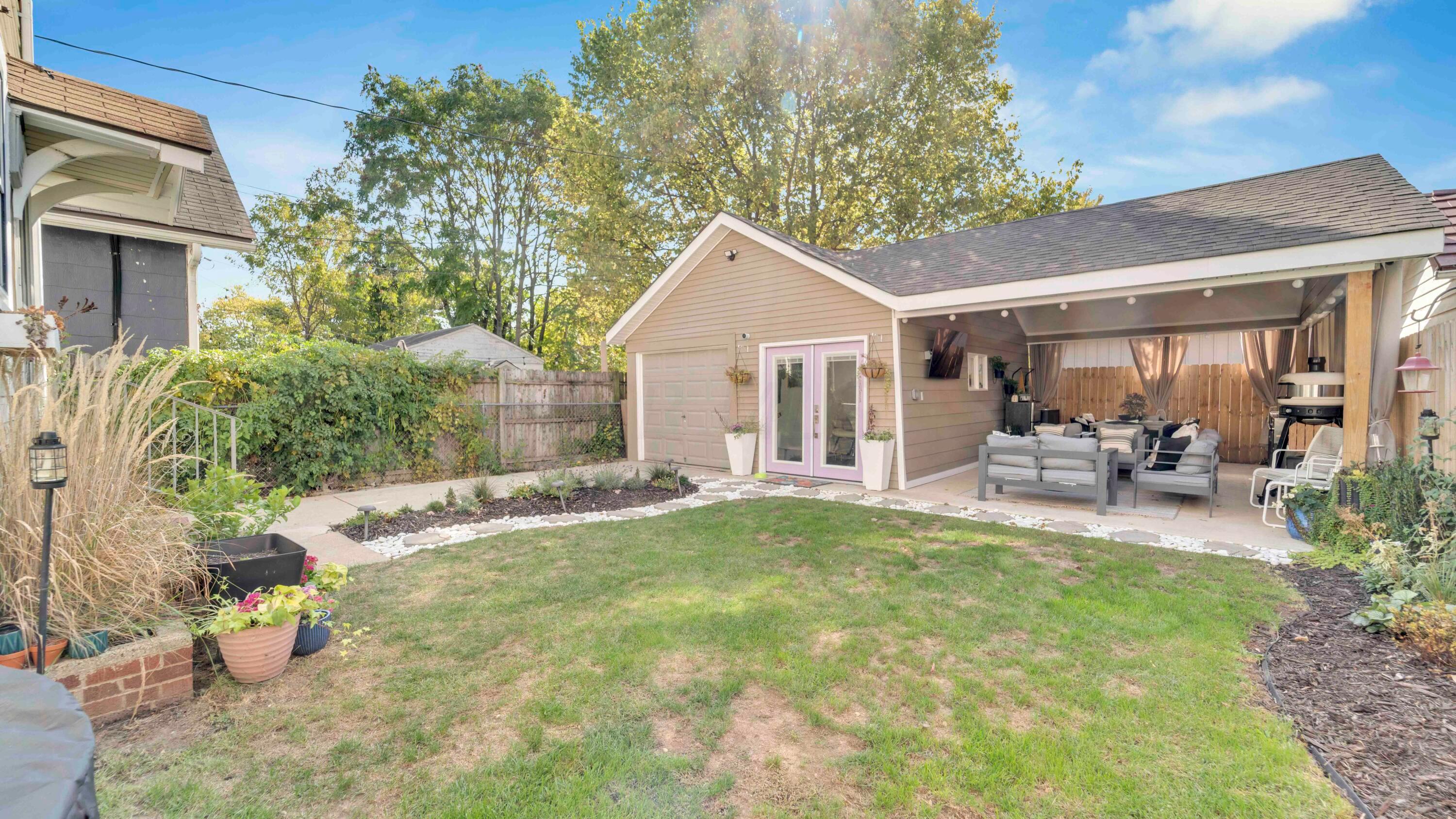 301 E Markison Avenue