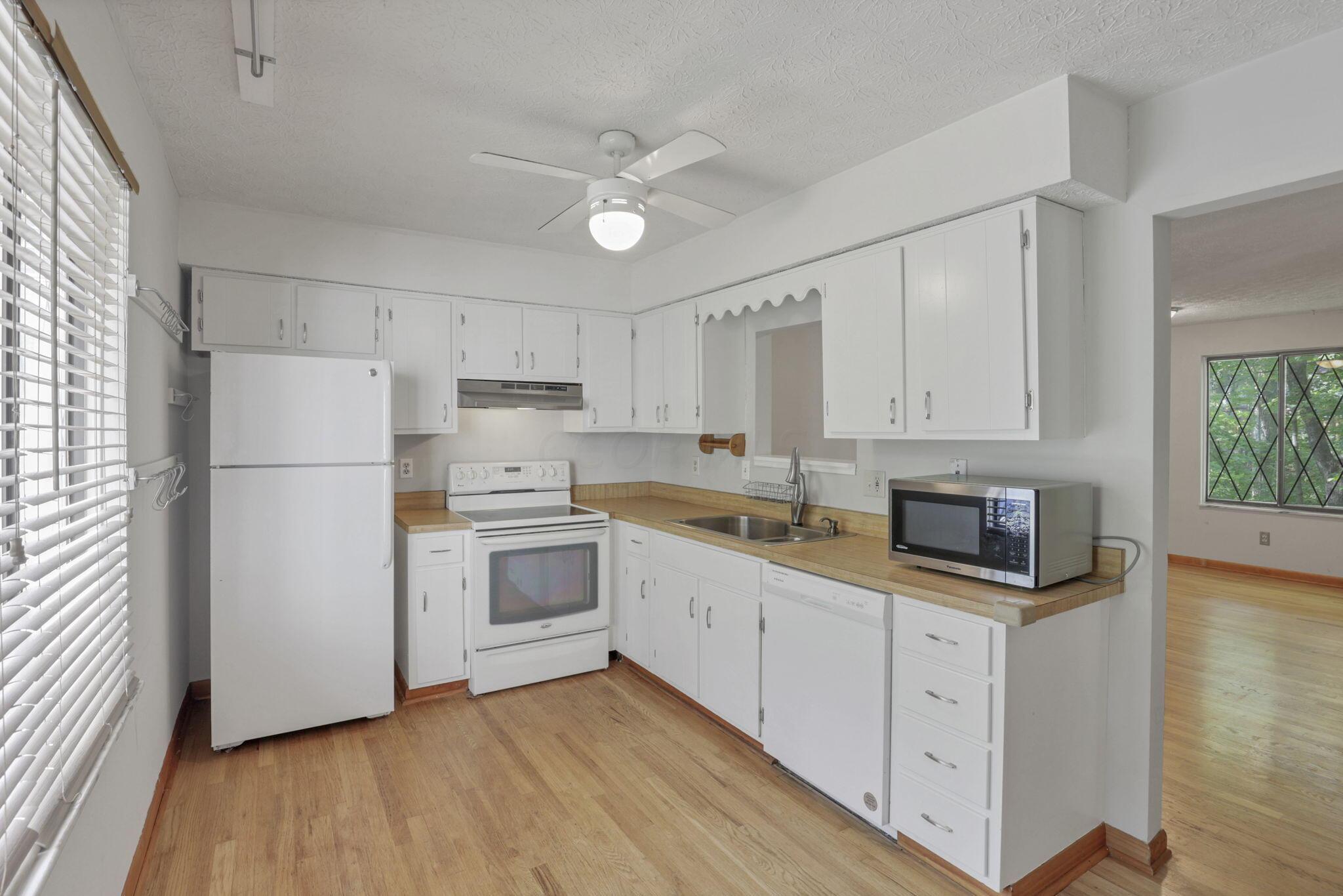 3034 Cooper Bluff Drive