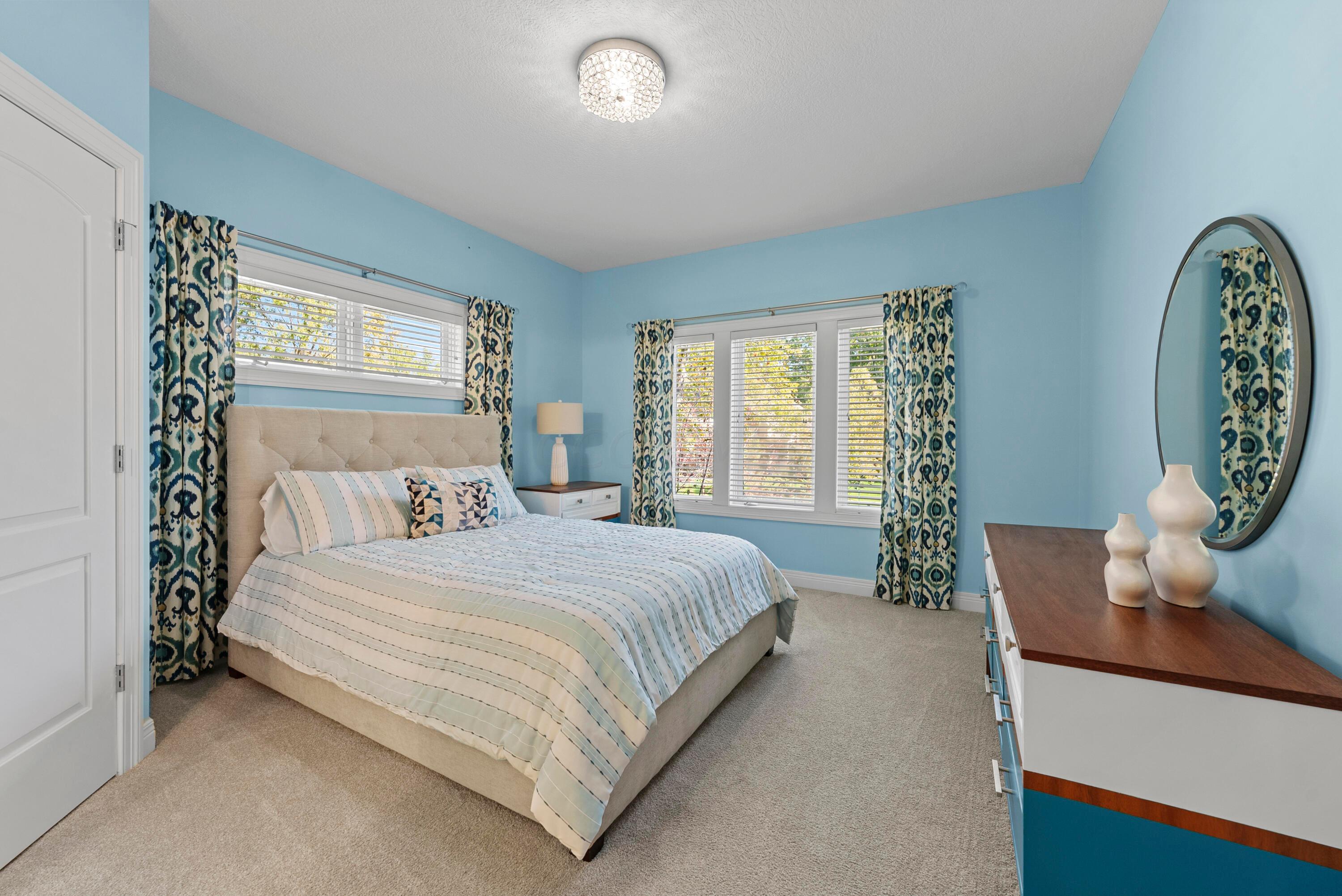 5222 Medallion Drive E