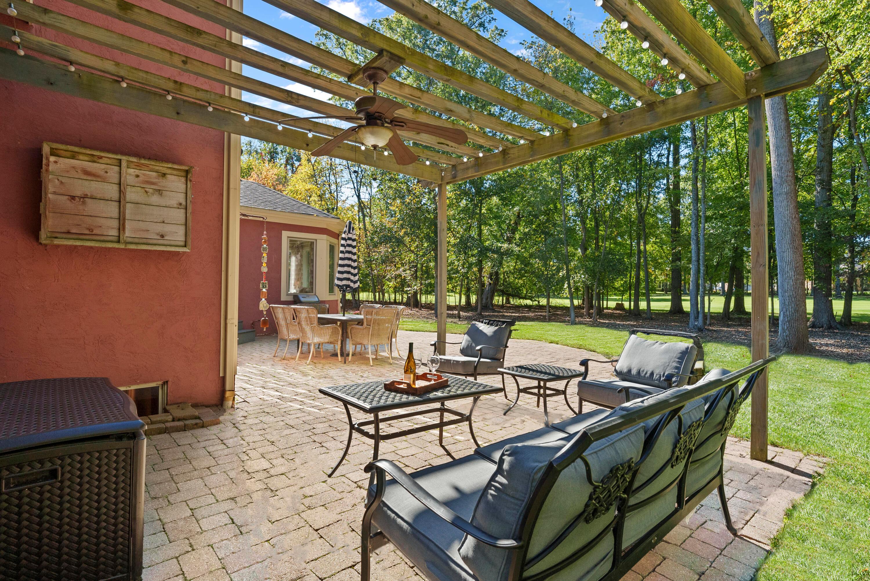 5222 Medallion Drive E