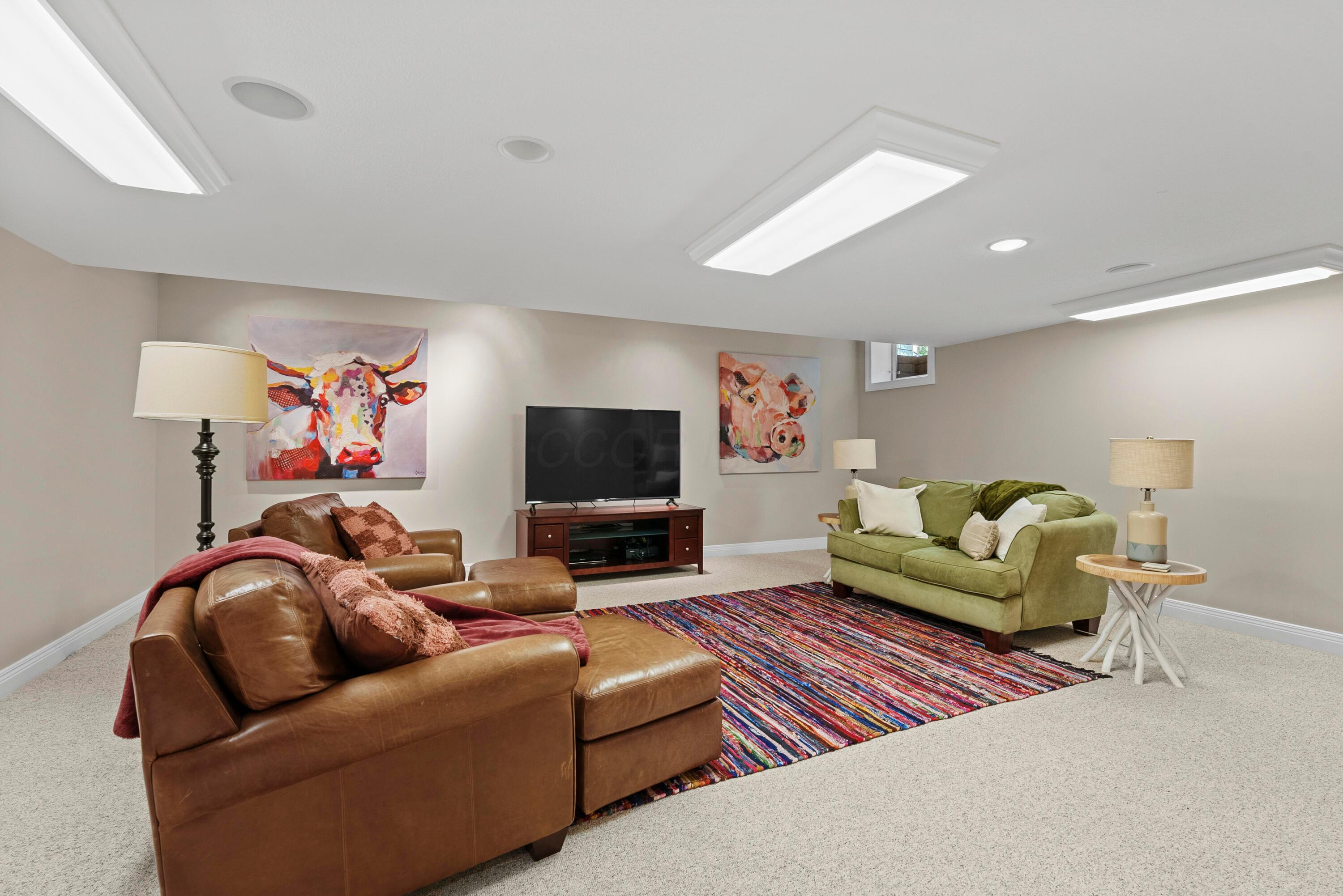 5222 Medallion Drive E