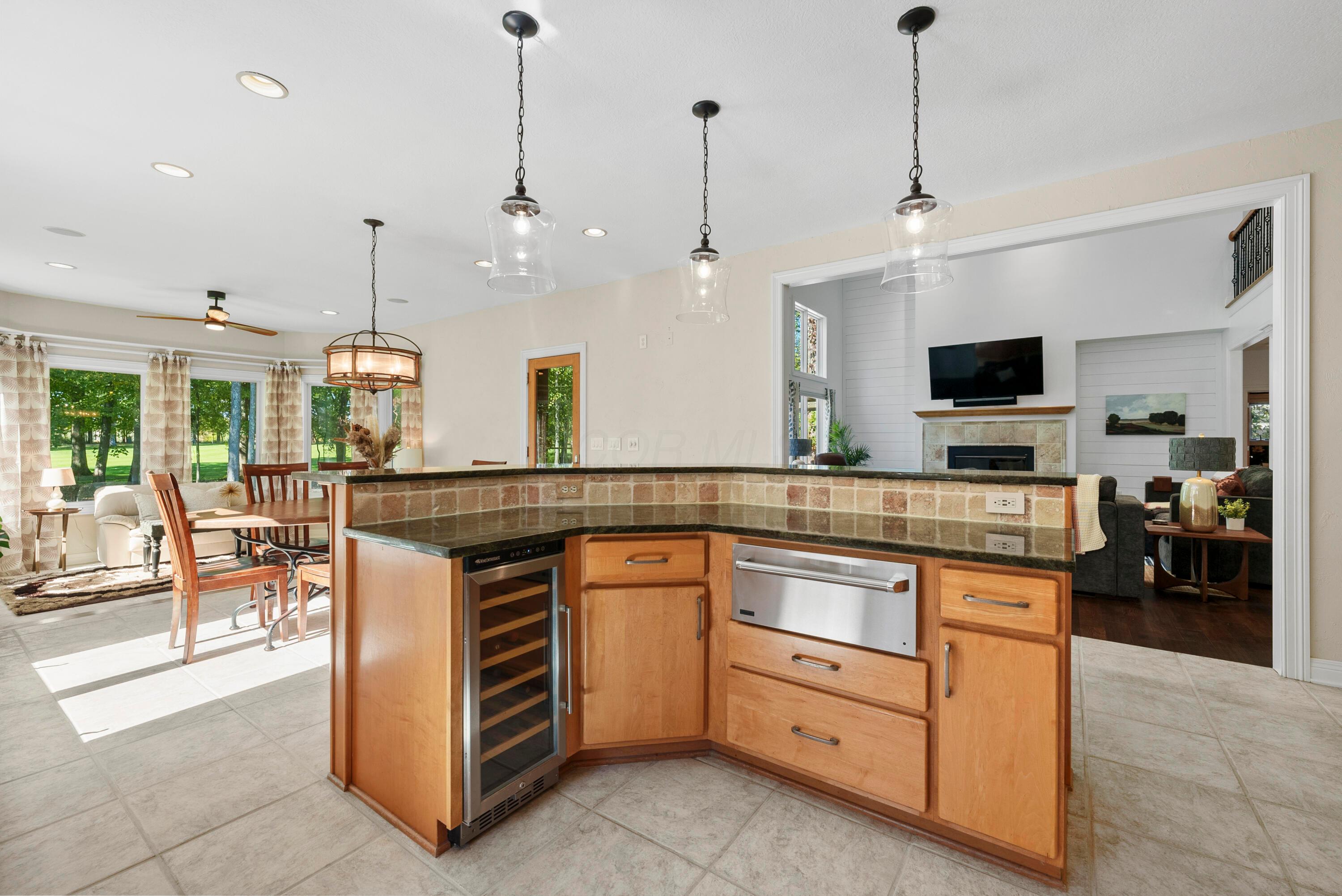 5222 Medallion Drive E