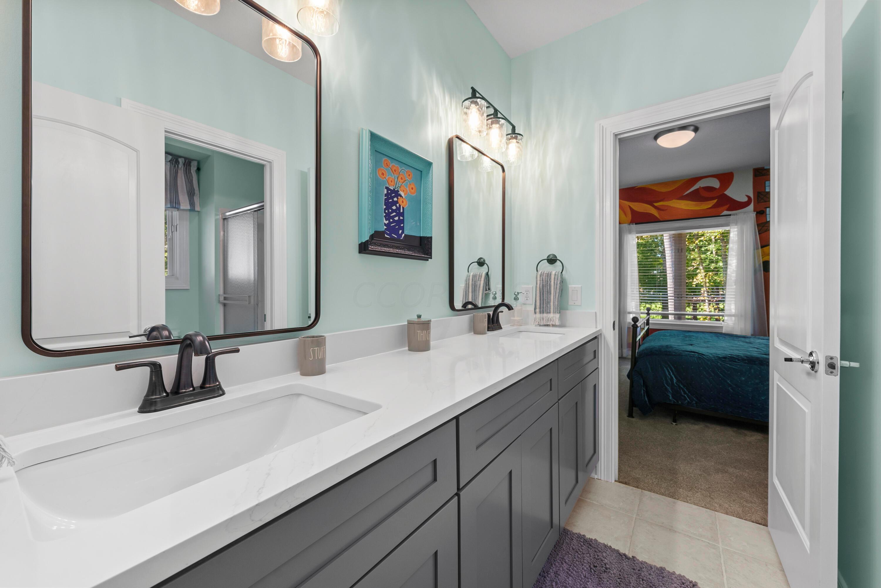 5222 Medallion Drive E