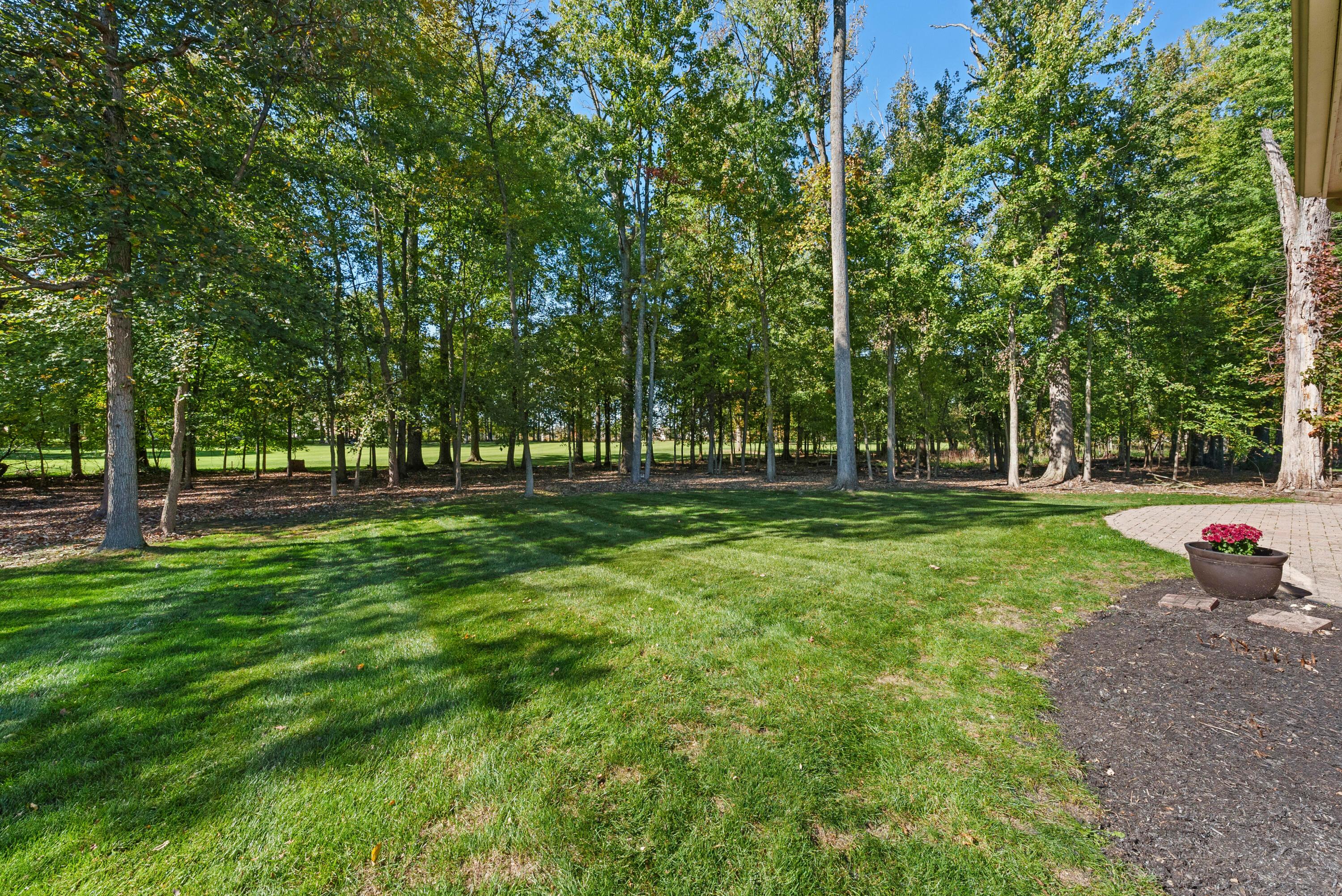 5222 Medallion Drive E