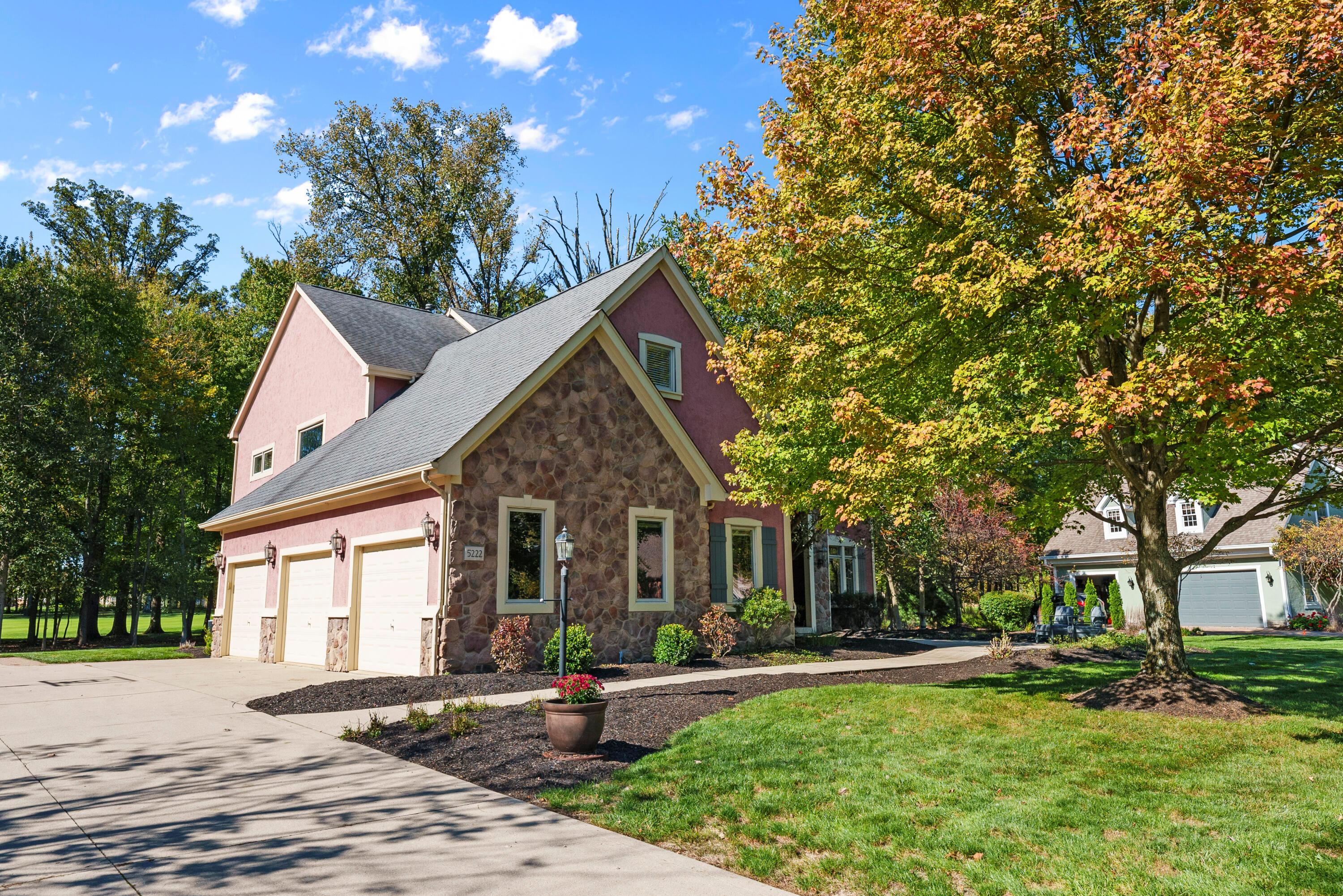 5222 Medallion Drive E