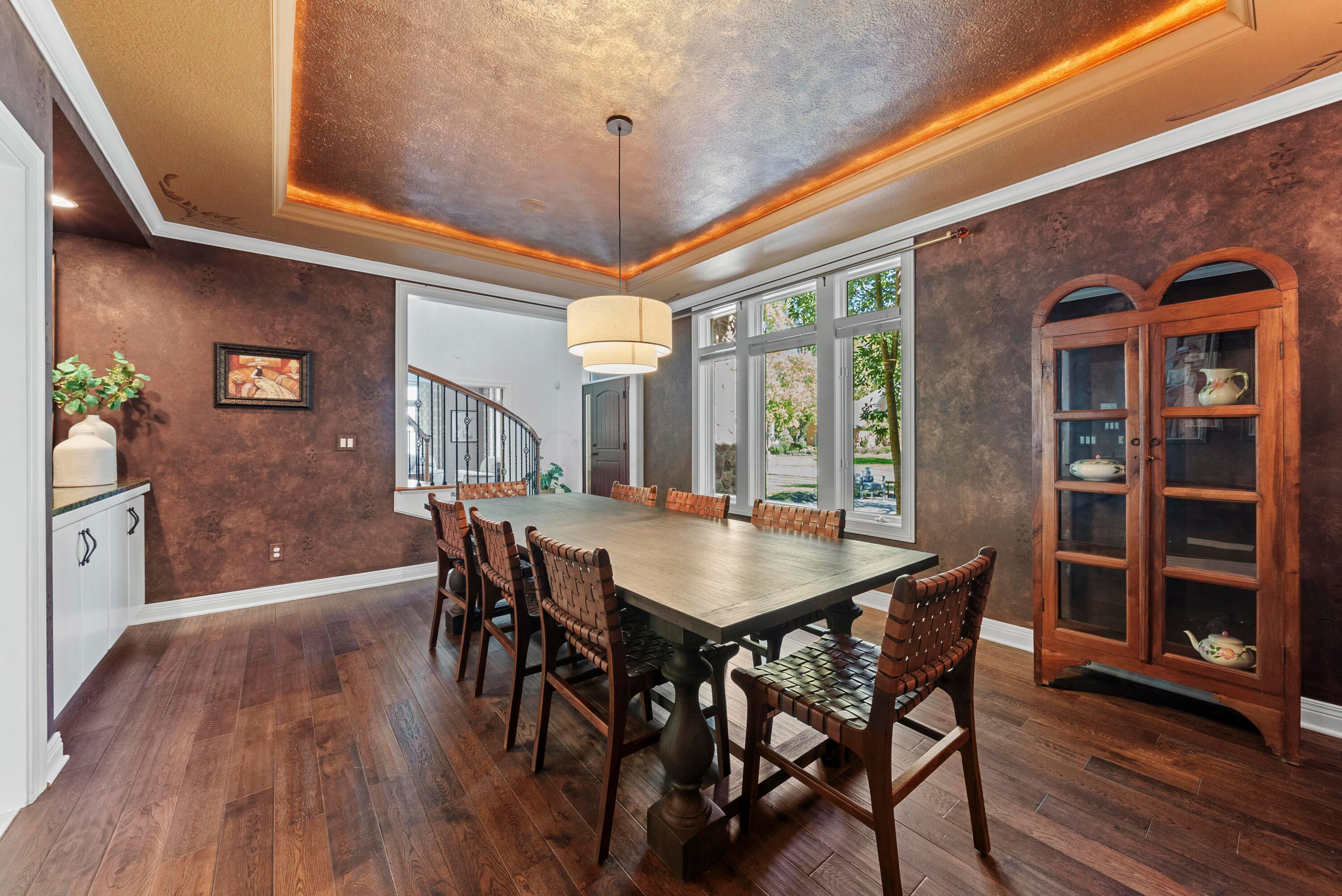 5222 Medallion Drive E