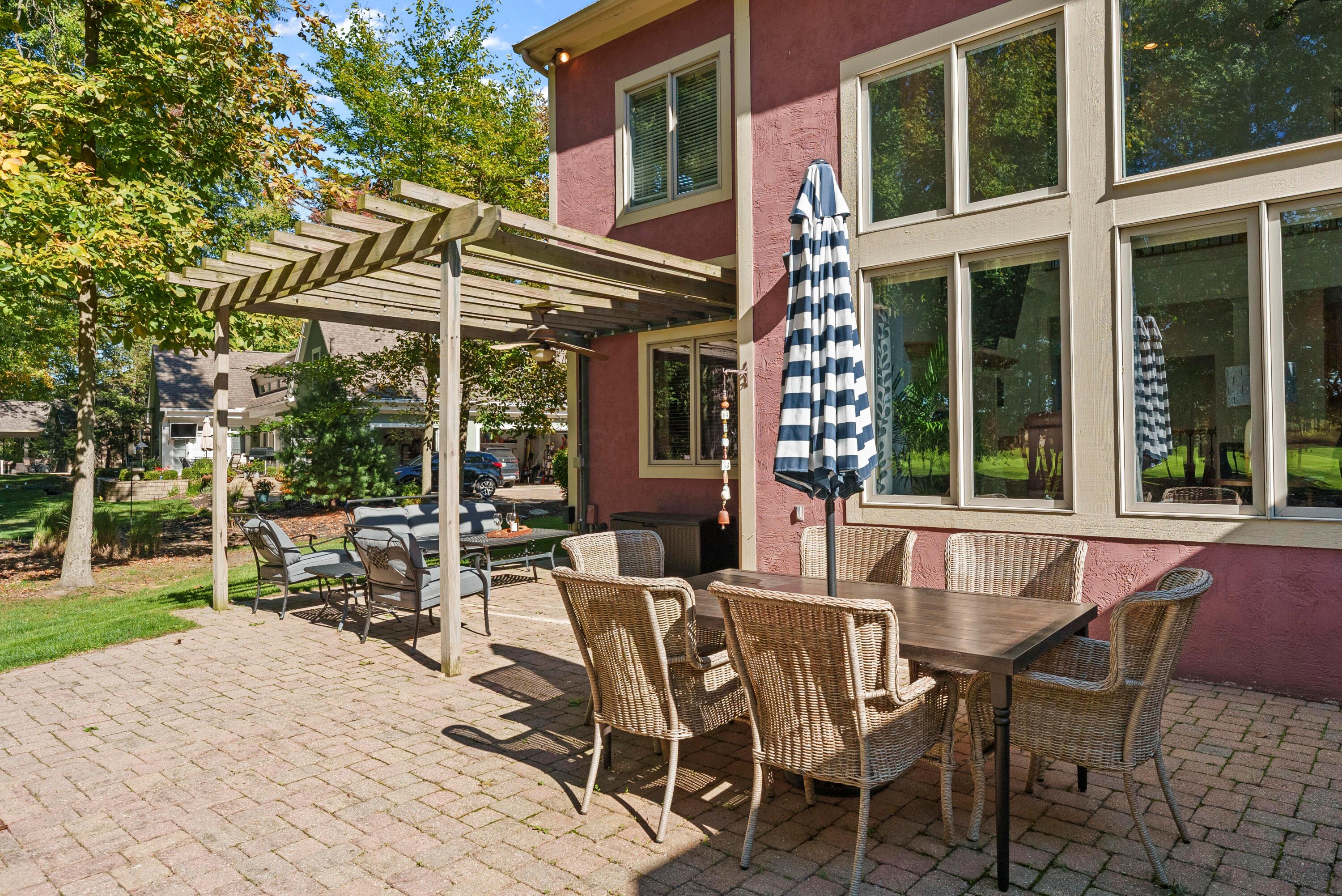 5222 Medallion Drive E