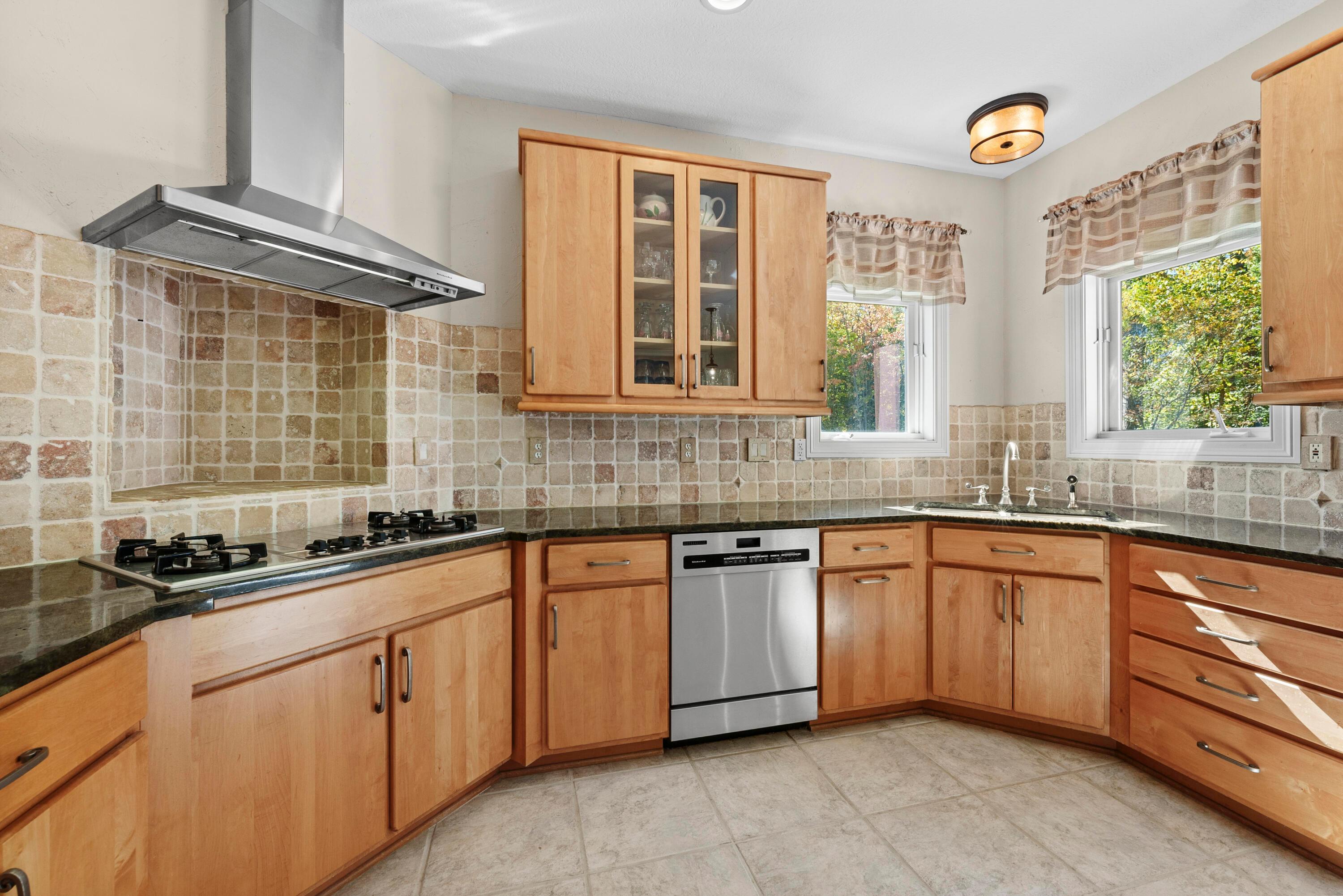 5222 Medallion Drive E