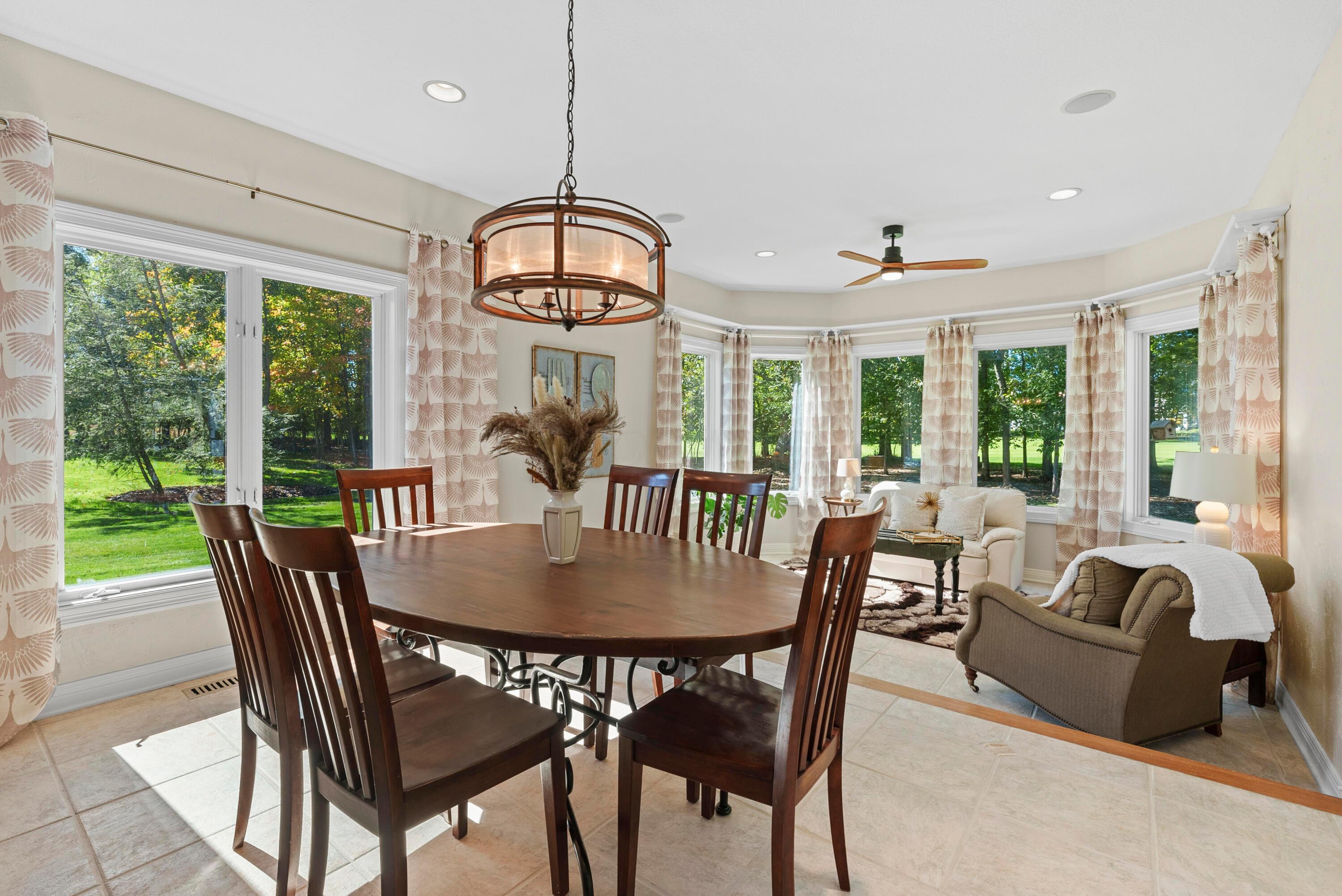 5222 Medallion Drive E