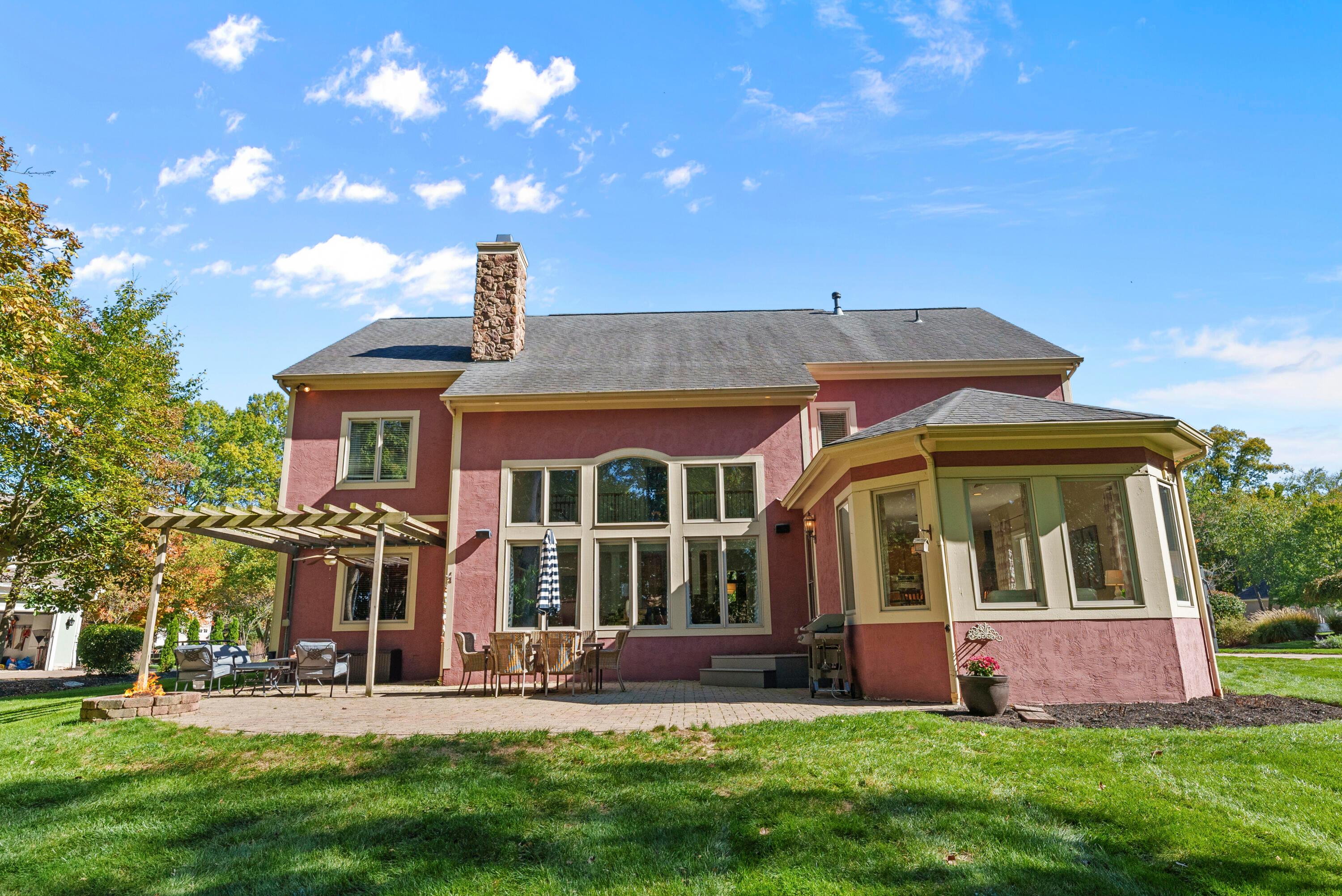 5222 Medallion Drive E