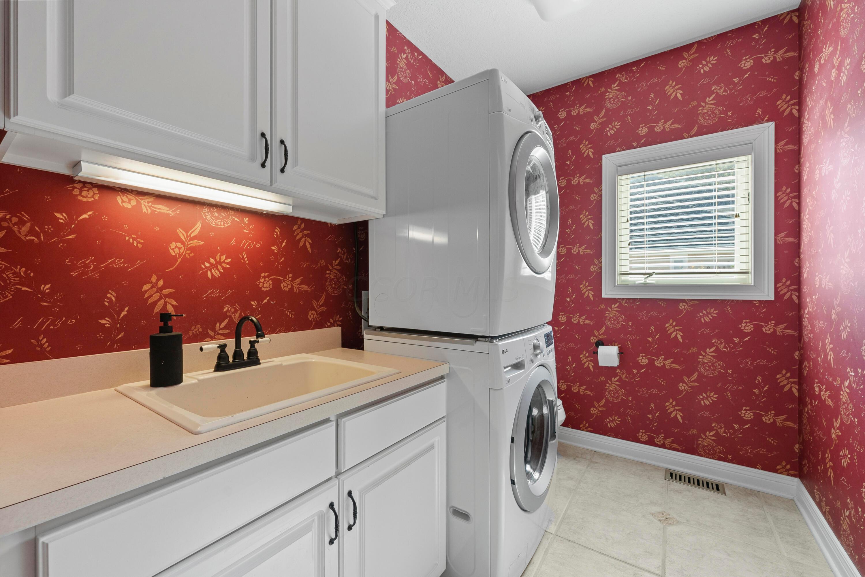 5222 Medallion Drive E