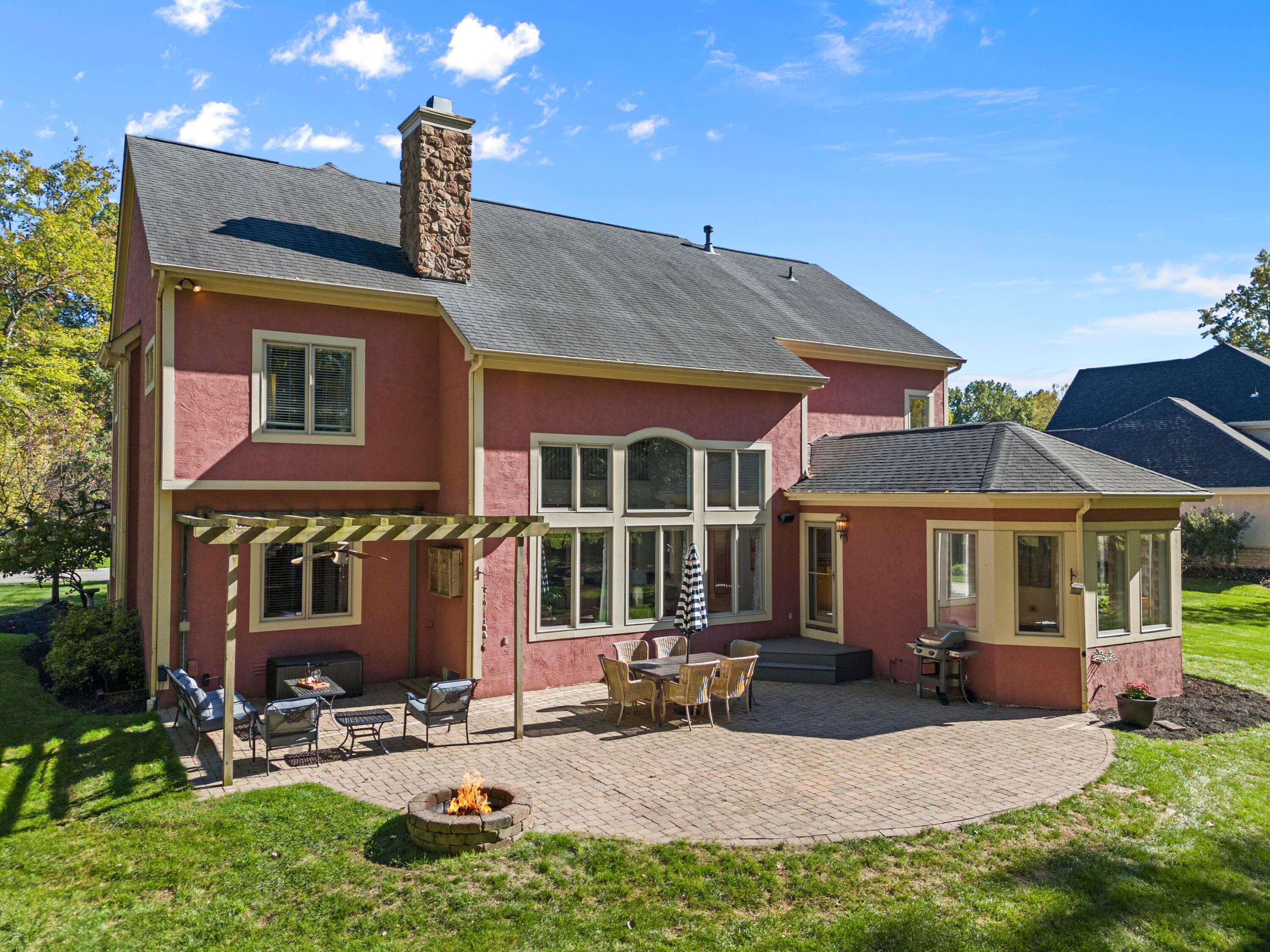 5222 Medallion Drive E