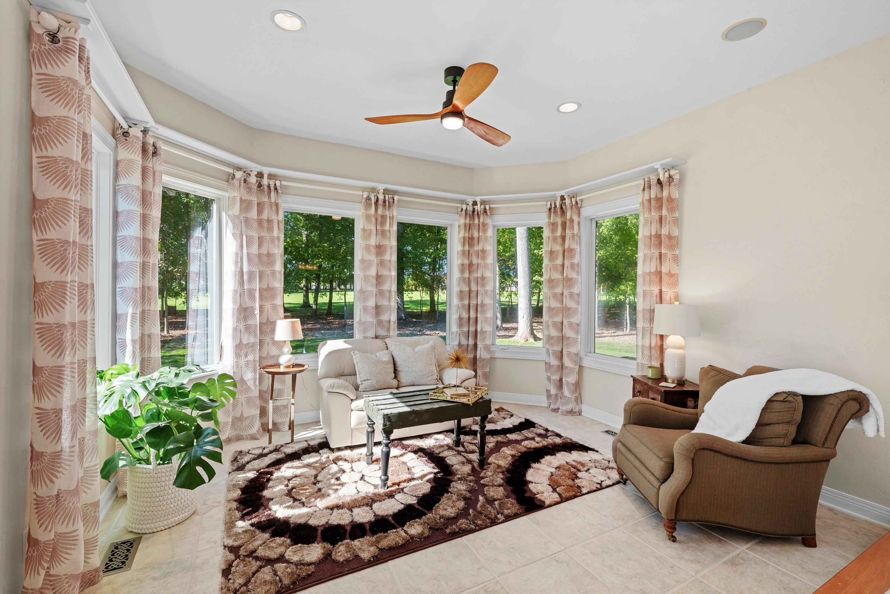 5222 Medallion Drive E