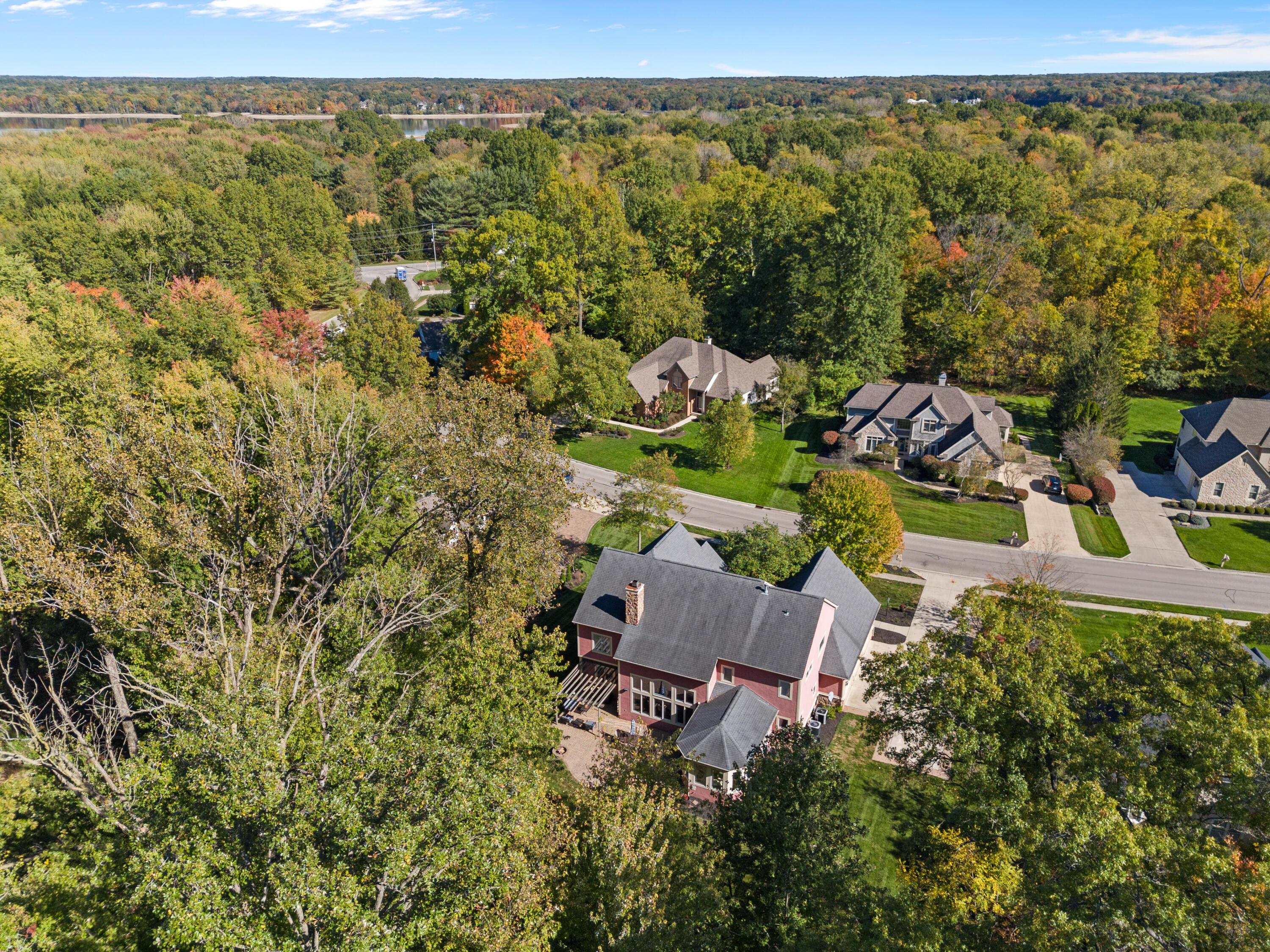 5222 Medallion Drive E